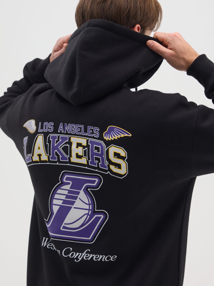 Black Hooded Sweatshirt with Los Angeles Lakers Logo_3