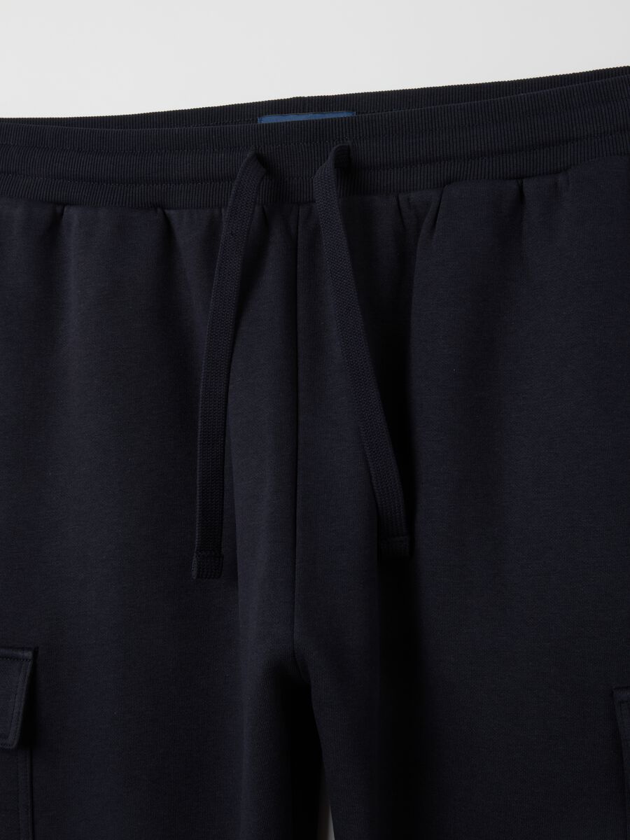 Pantaloni in misto cotone blu con tasche cargo_1