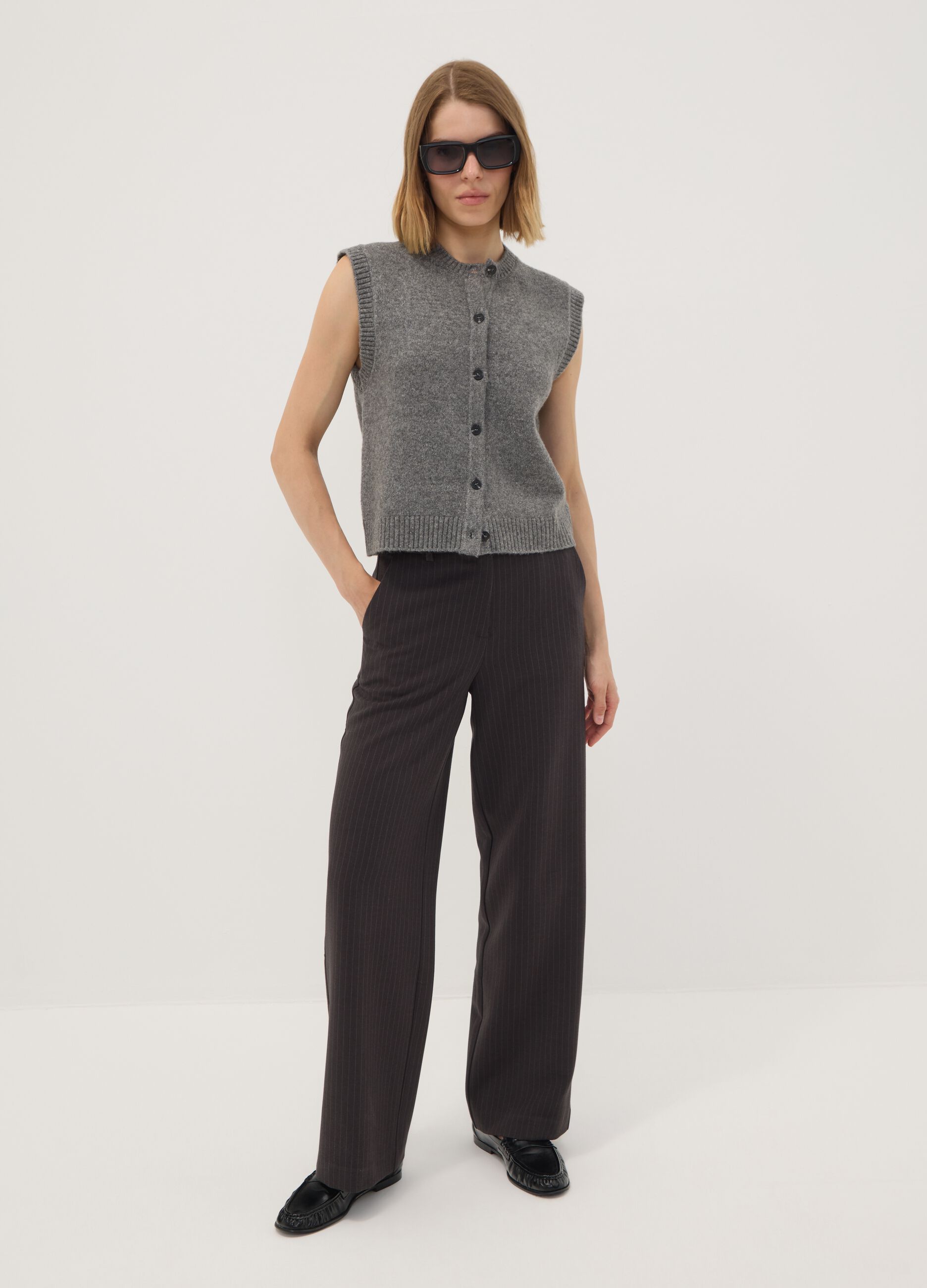 Grey stretch wool crew-neck gilet