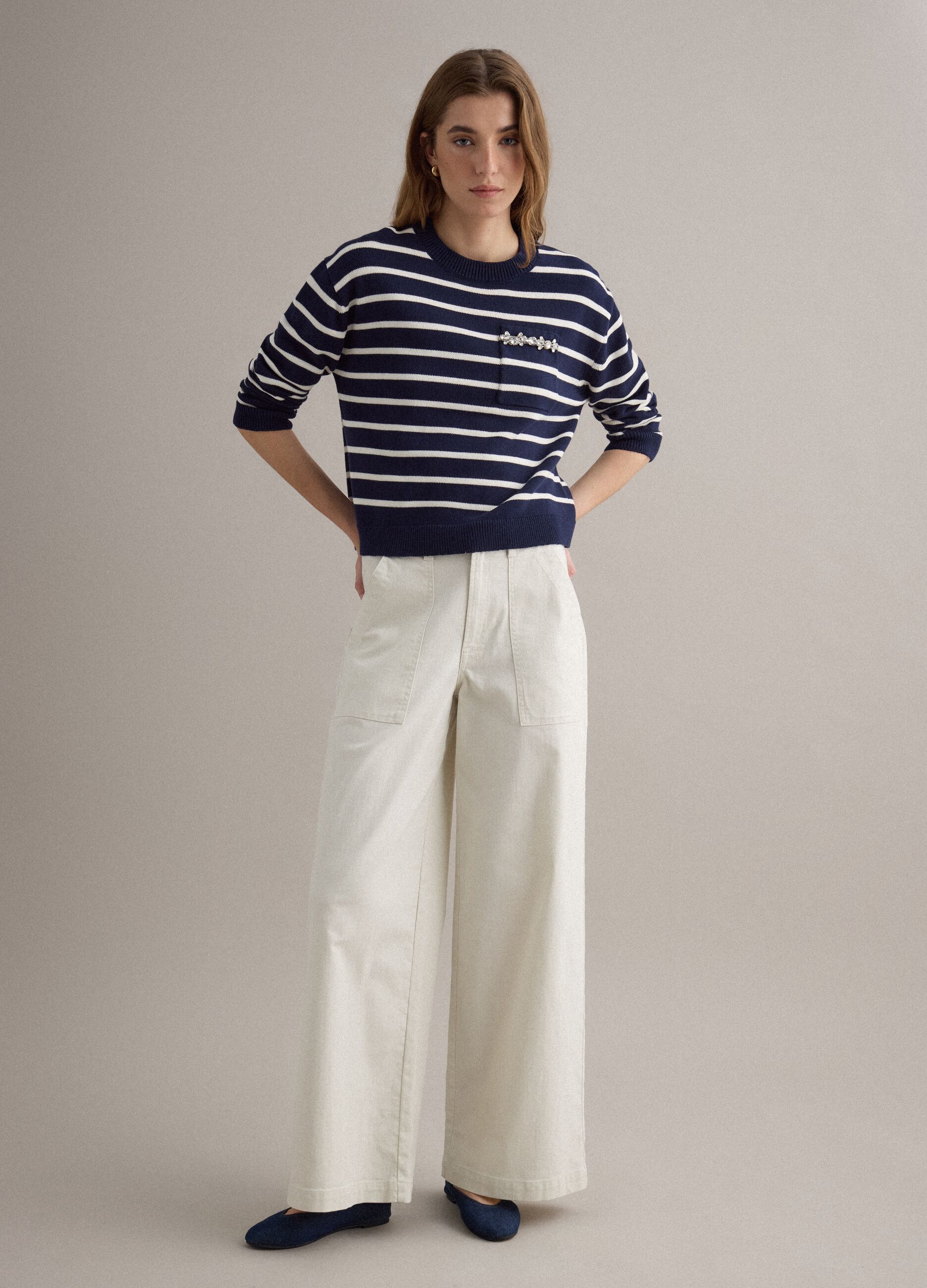 Maglione blu a righe bianche in puro cotone regular fit