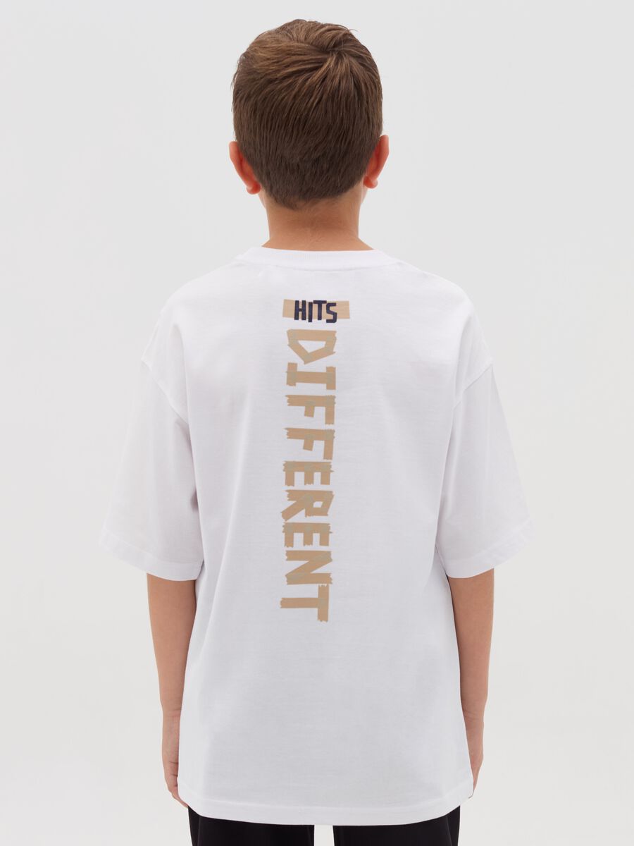 Crew-neck T-shirt with printed lettering_1