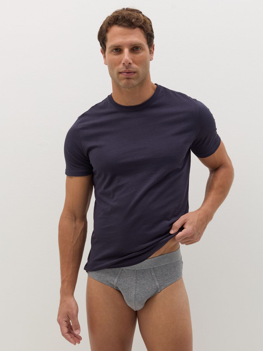Three-pack briefs with contrasting details_0