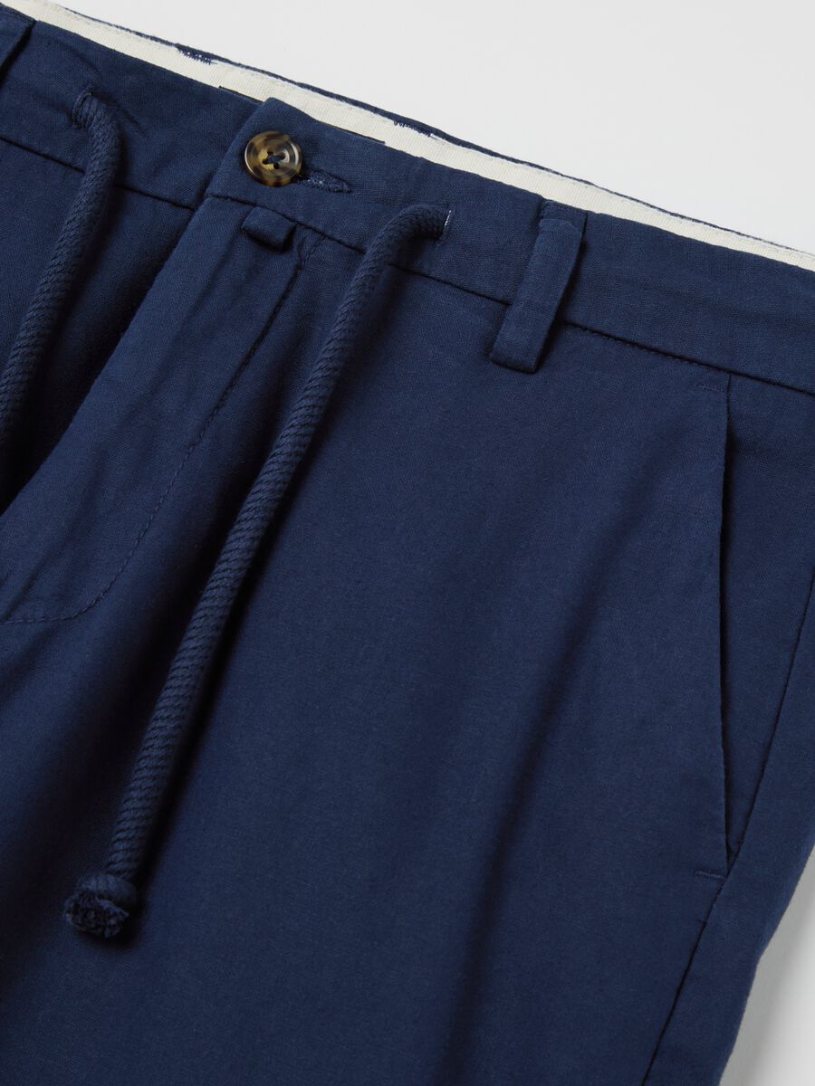 Blue chino trousers in linen and cotton_5