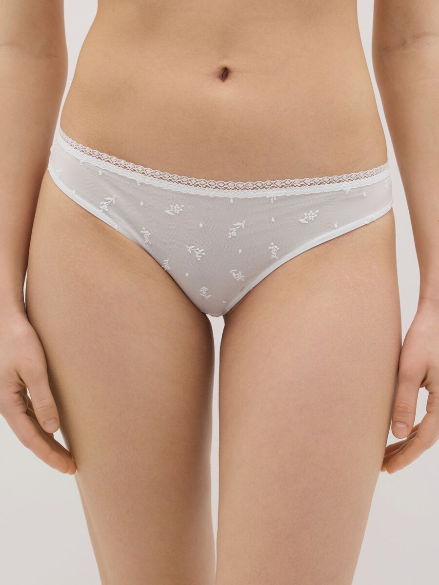 Women’s briefs in white stretch fabric with regular fit_1