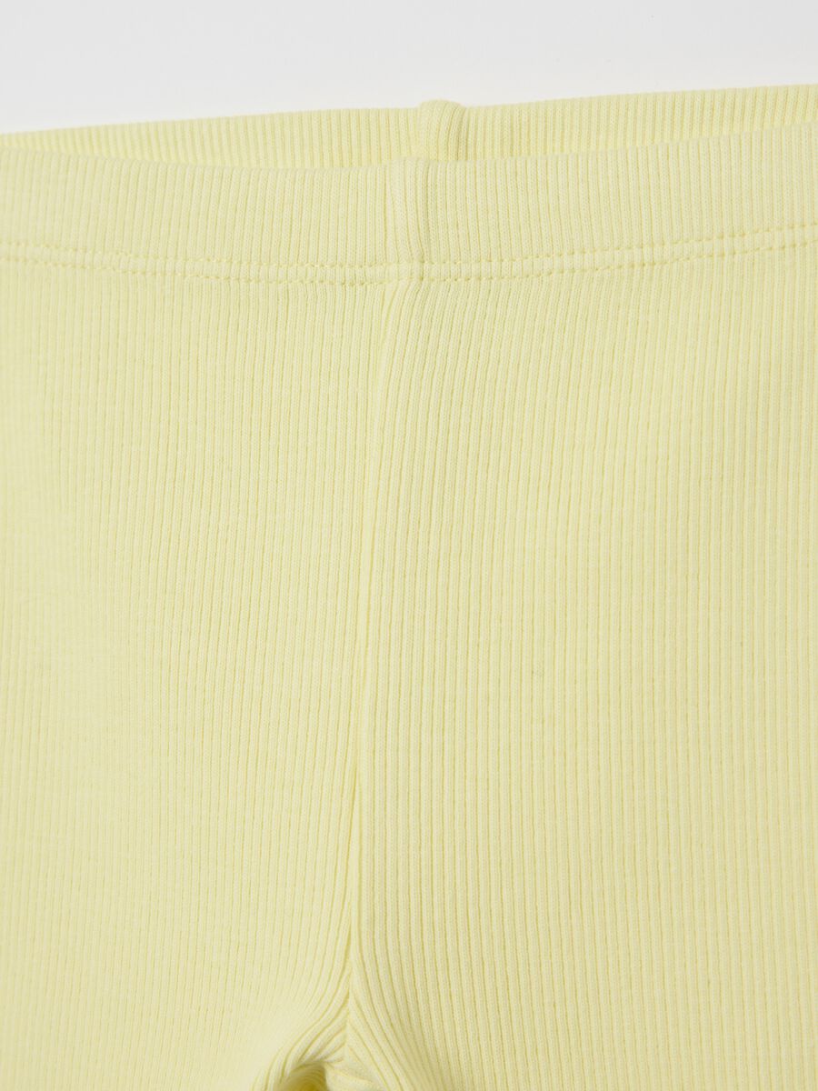 Ribbed yellow shorts with wavy hem_3