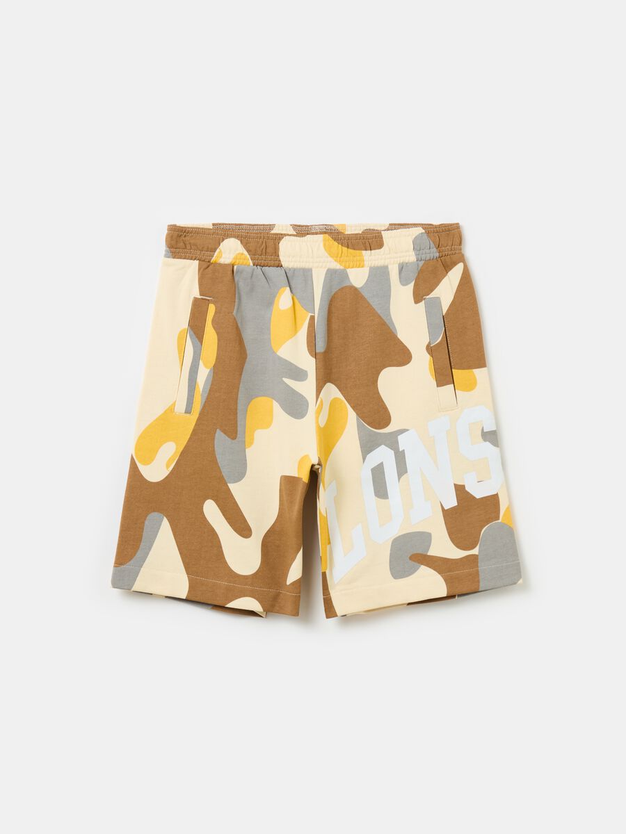 Camouflage Bermuda shorts with logo print_0