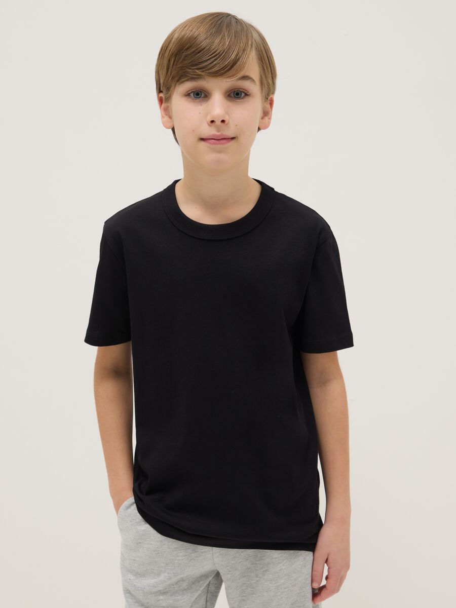 Boy's black crew neck T-shirt in pure cotton, over fit_0