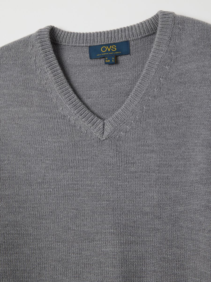 Grey V-neck Sweater_1