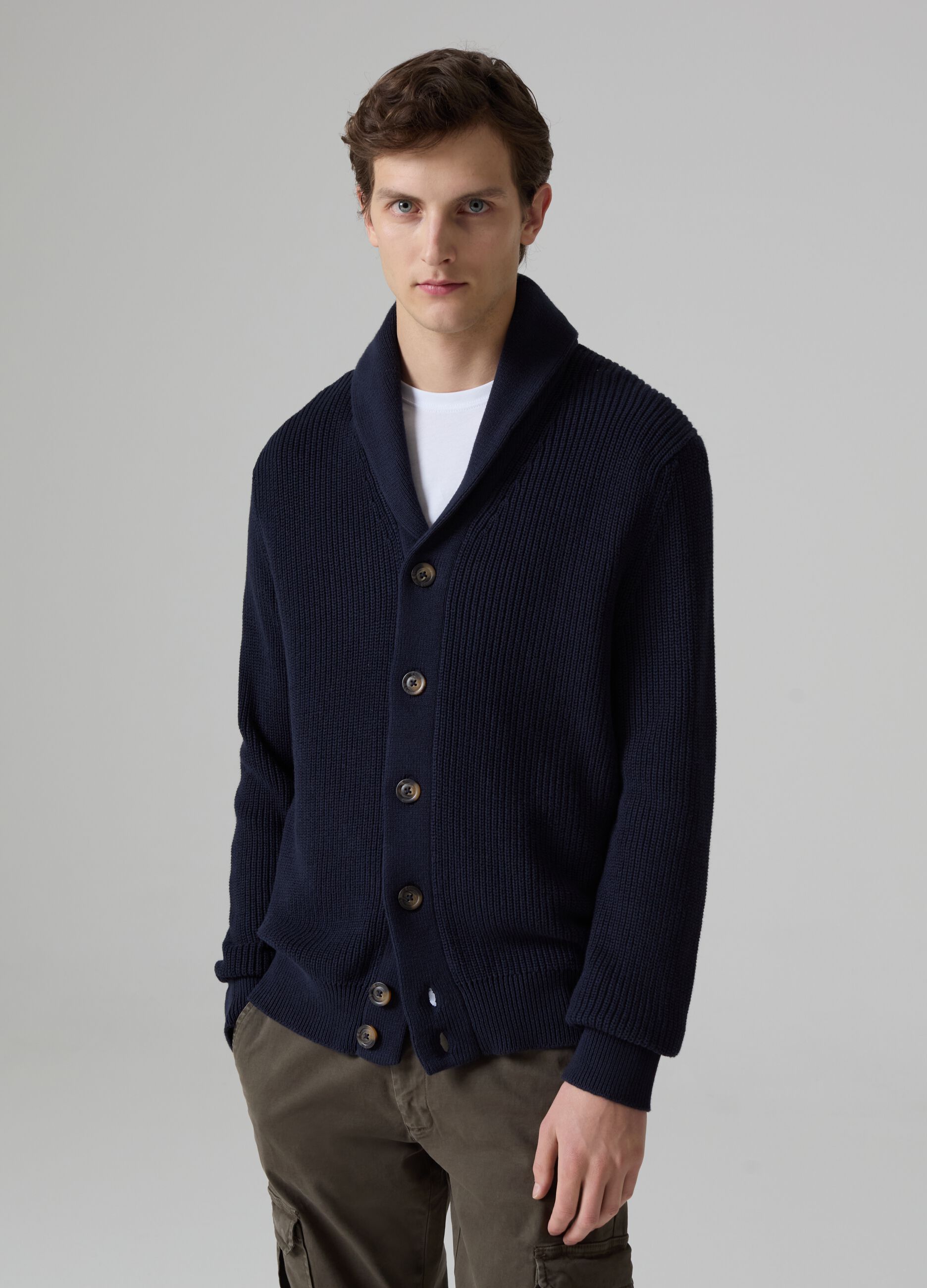 Cardigan a coste inglesi con collo a scialle