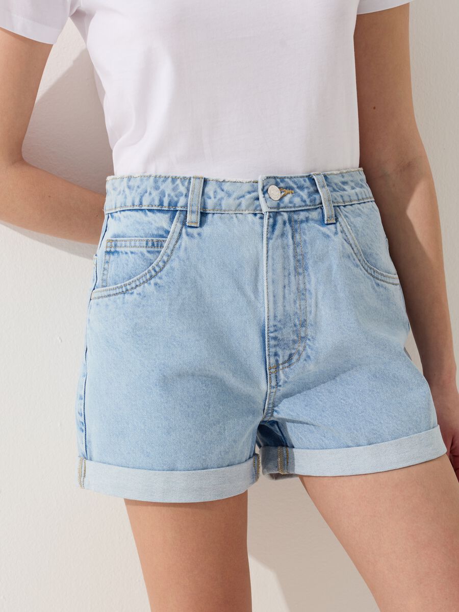 Mum-fit shorts in denim_1