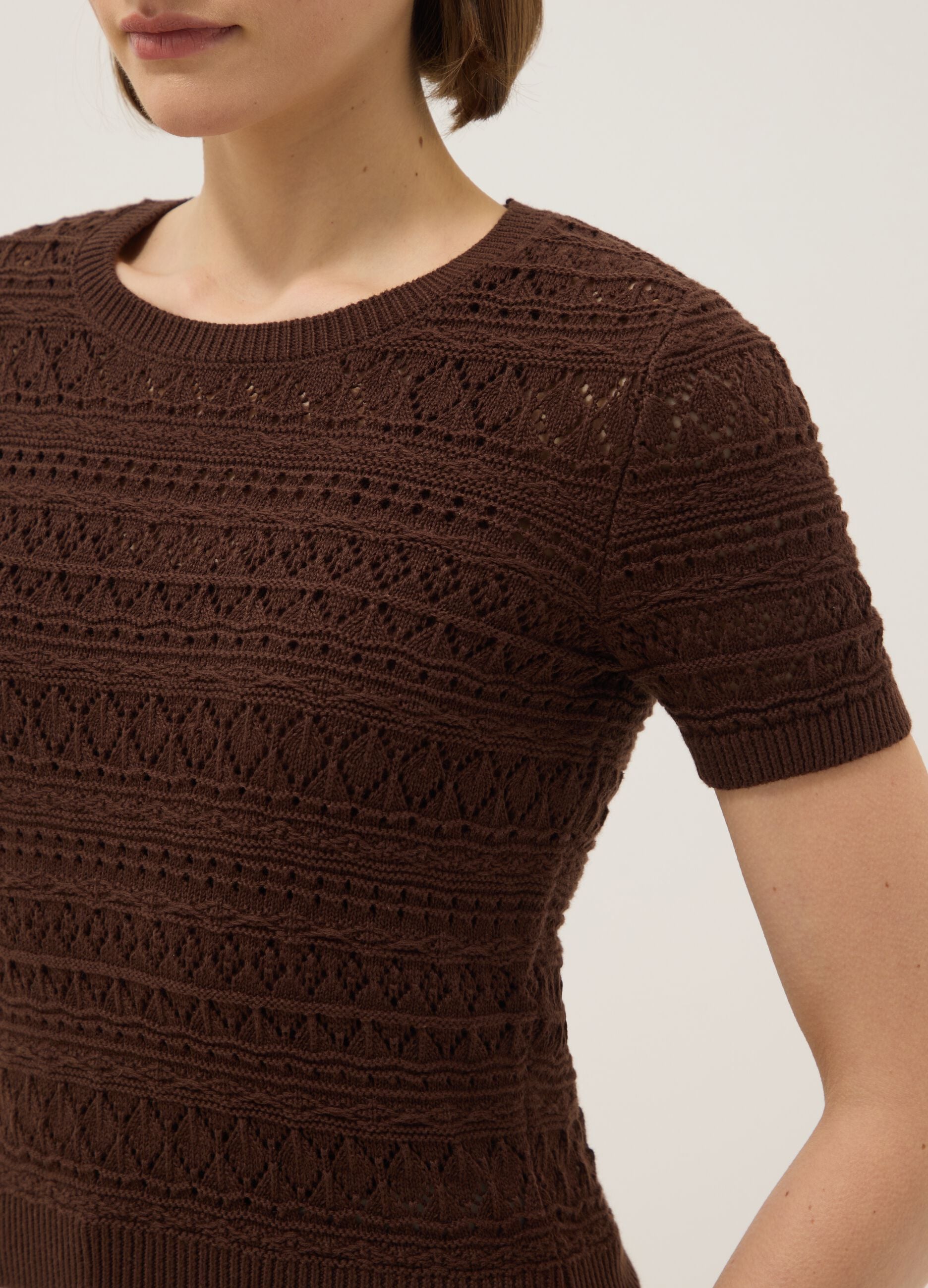 Maglia in puro cotone marrone regular fit con lavorazione a maglia