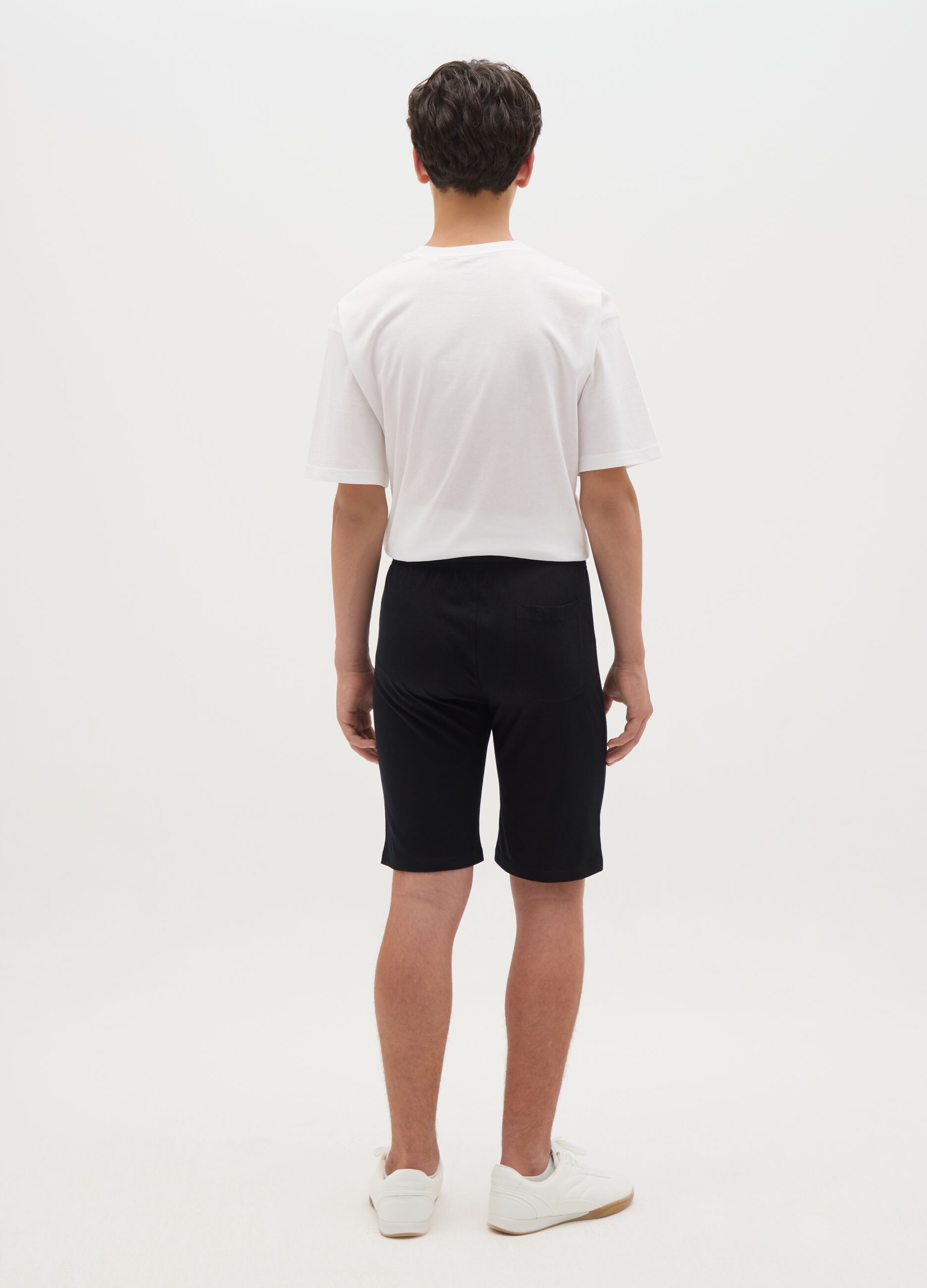 Boy's black cotton regular fit shorts