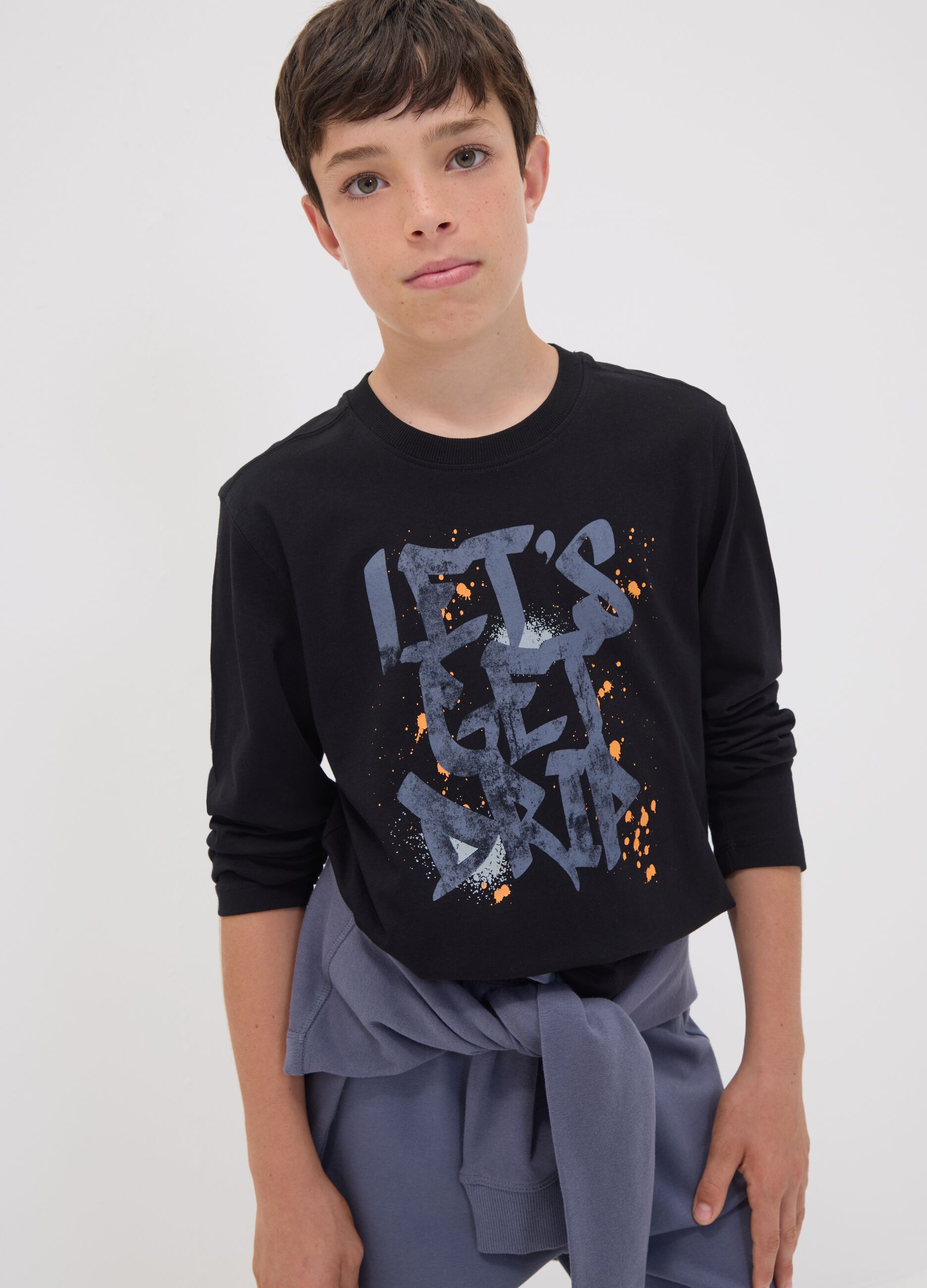 Black organic cotton T-shirt with "Let's get drip" slogan for boys