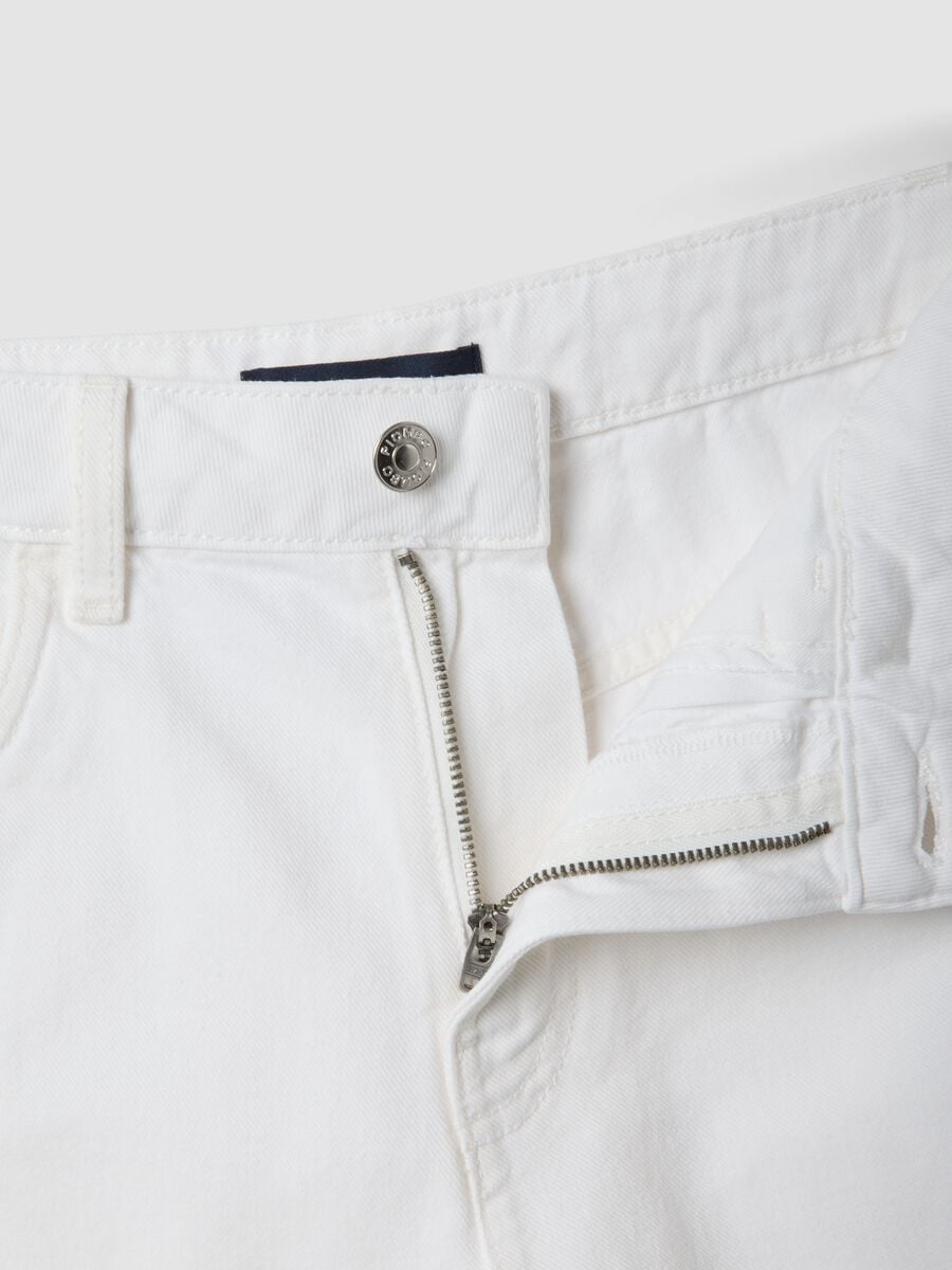 White pure cotton denim shorts_5