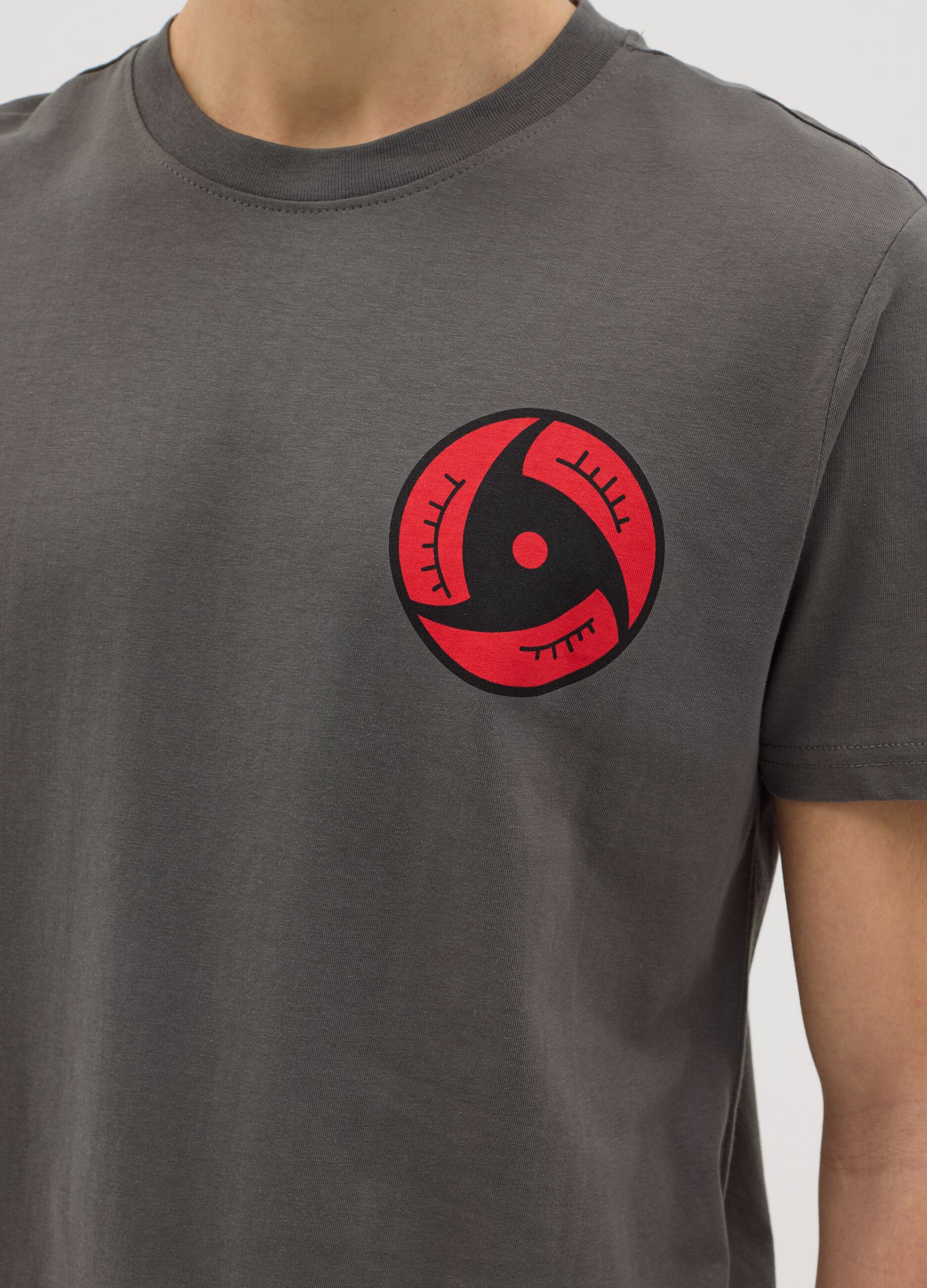 Grey T-shirt with Naruto print