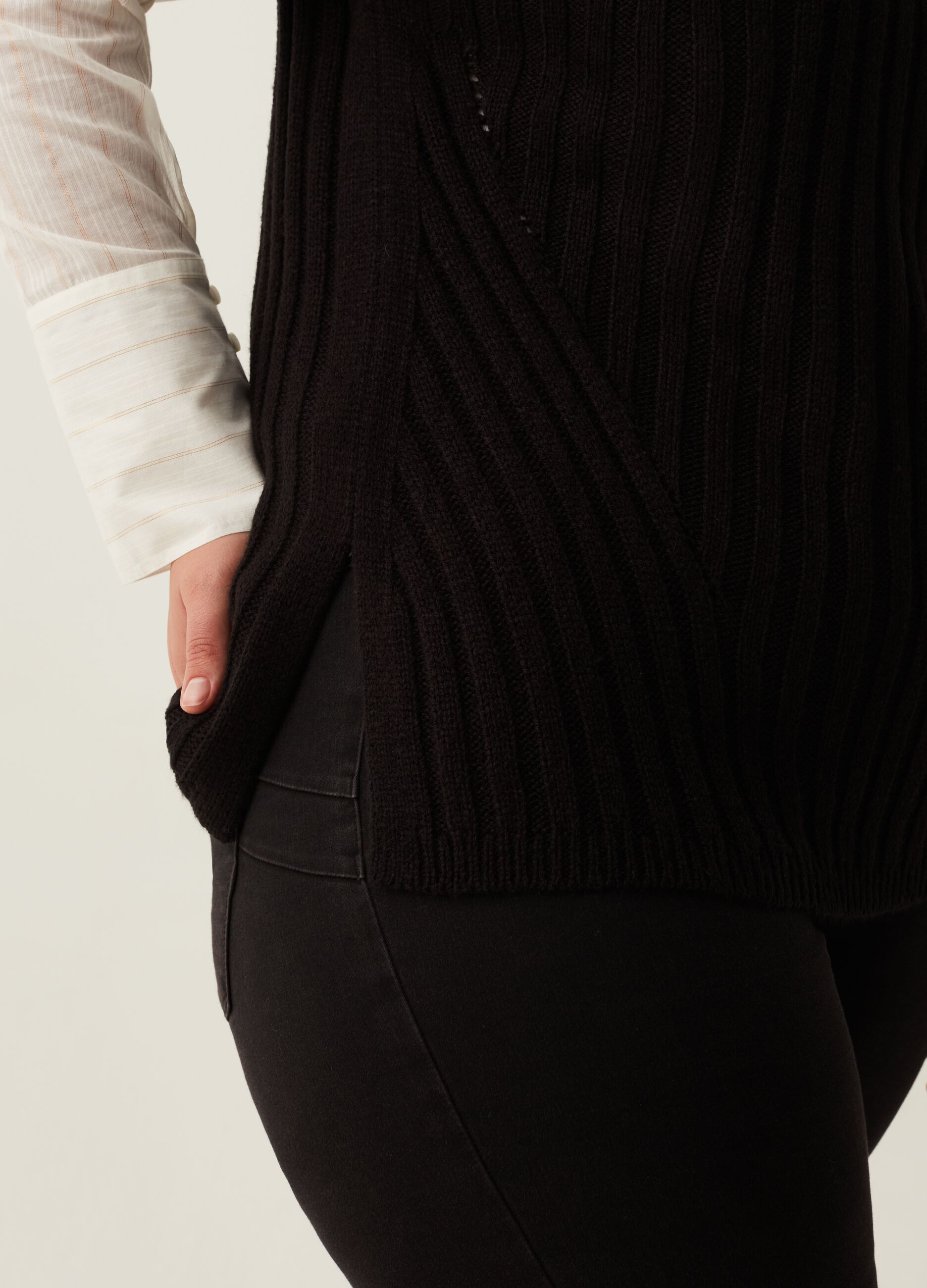 Gilet chiuso a coste con collo alto Curvy_3