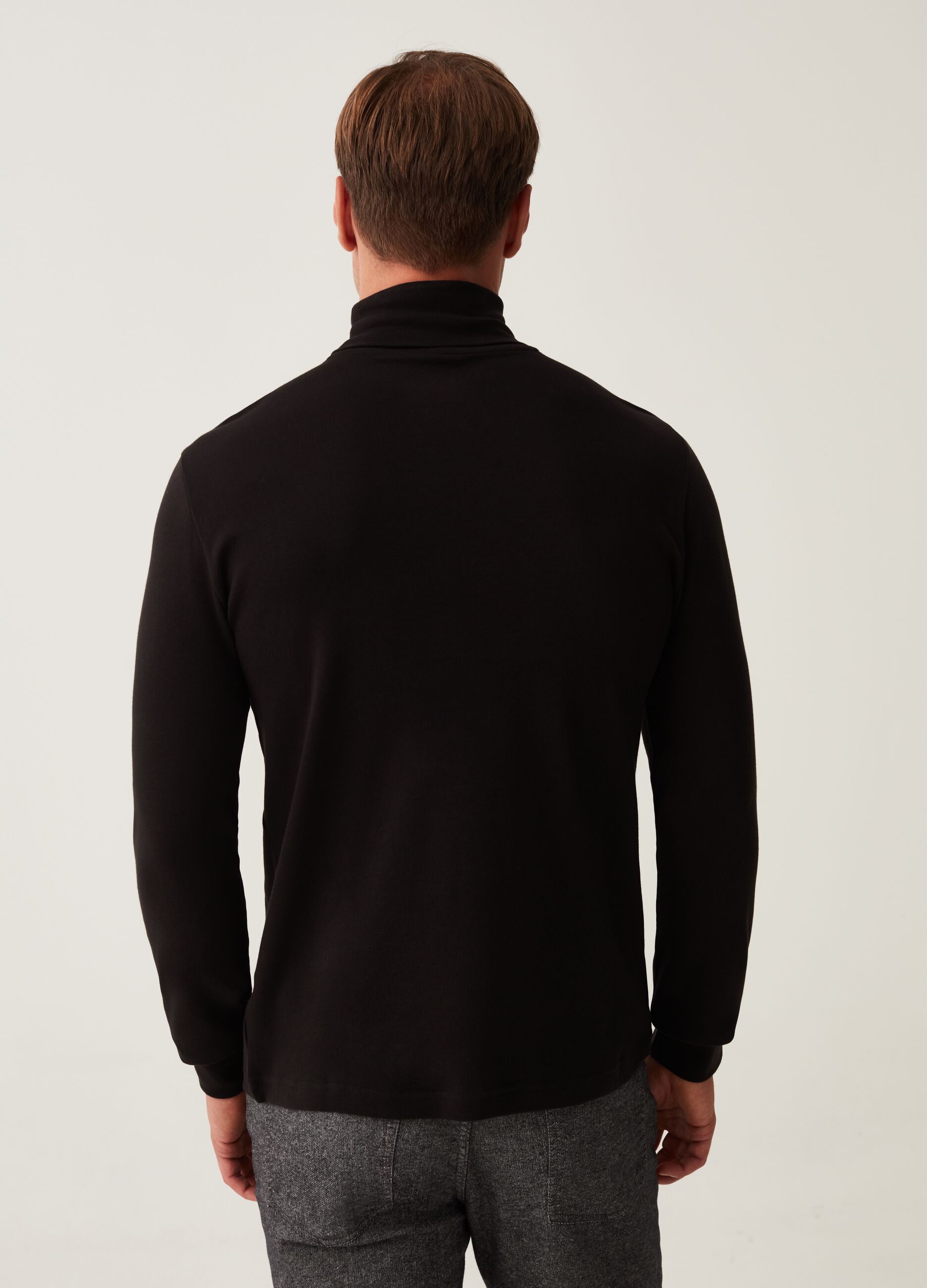 T-shirt a maniche lunghe con collo alto_2