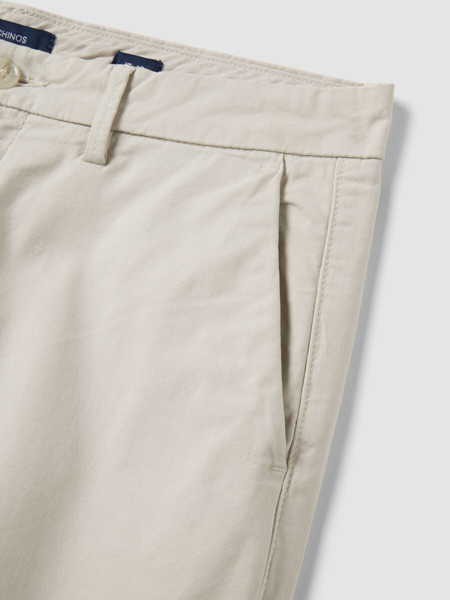 White slim-fit stretch cotton chino trousers_5