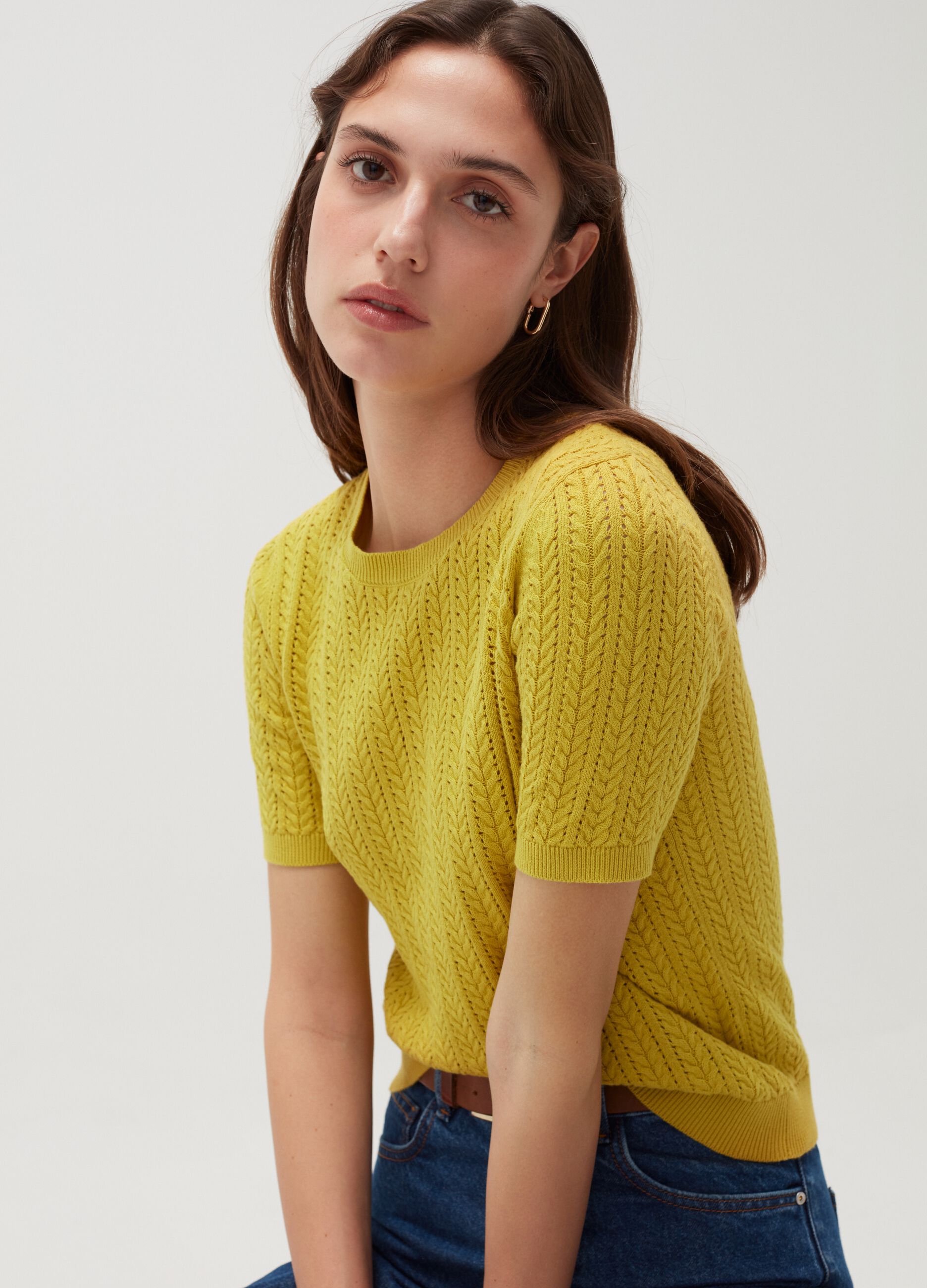 Pullover with short sleeves and braided motif