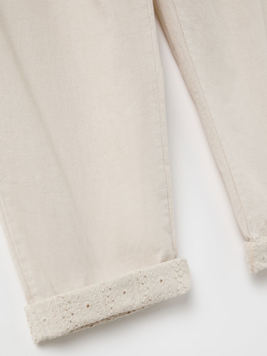 Beige trousers with drawstring and broderie anglaise details_5