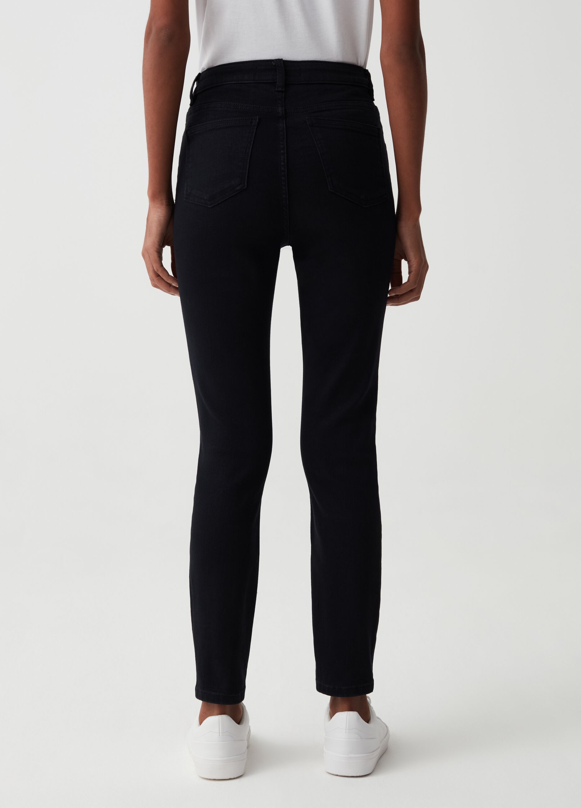 Skinny-fit stretch jeans with five pockets