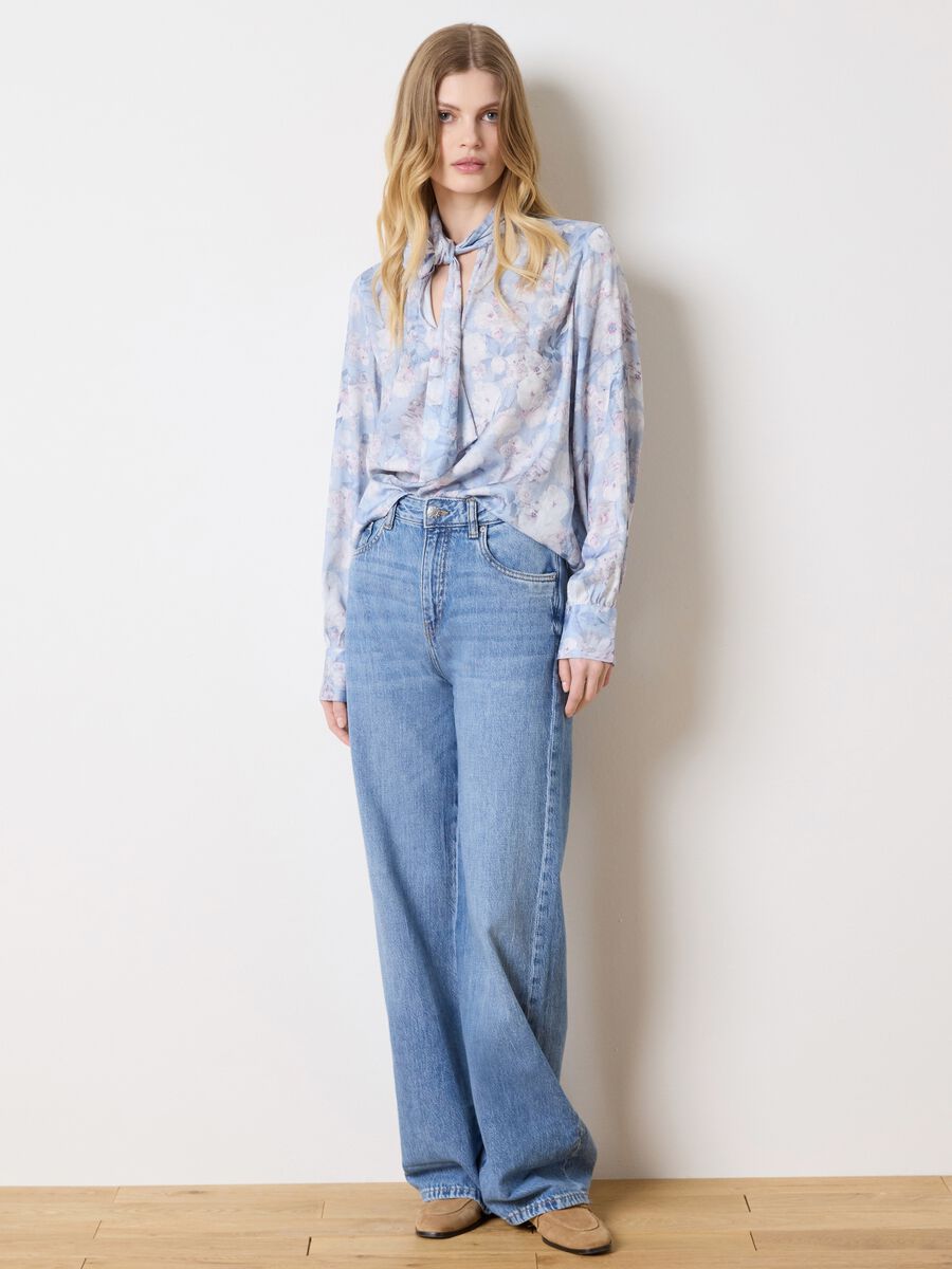 Light blue blouse with floral pattern and bow_2