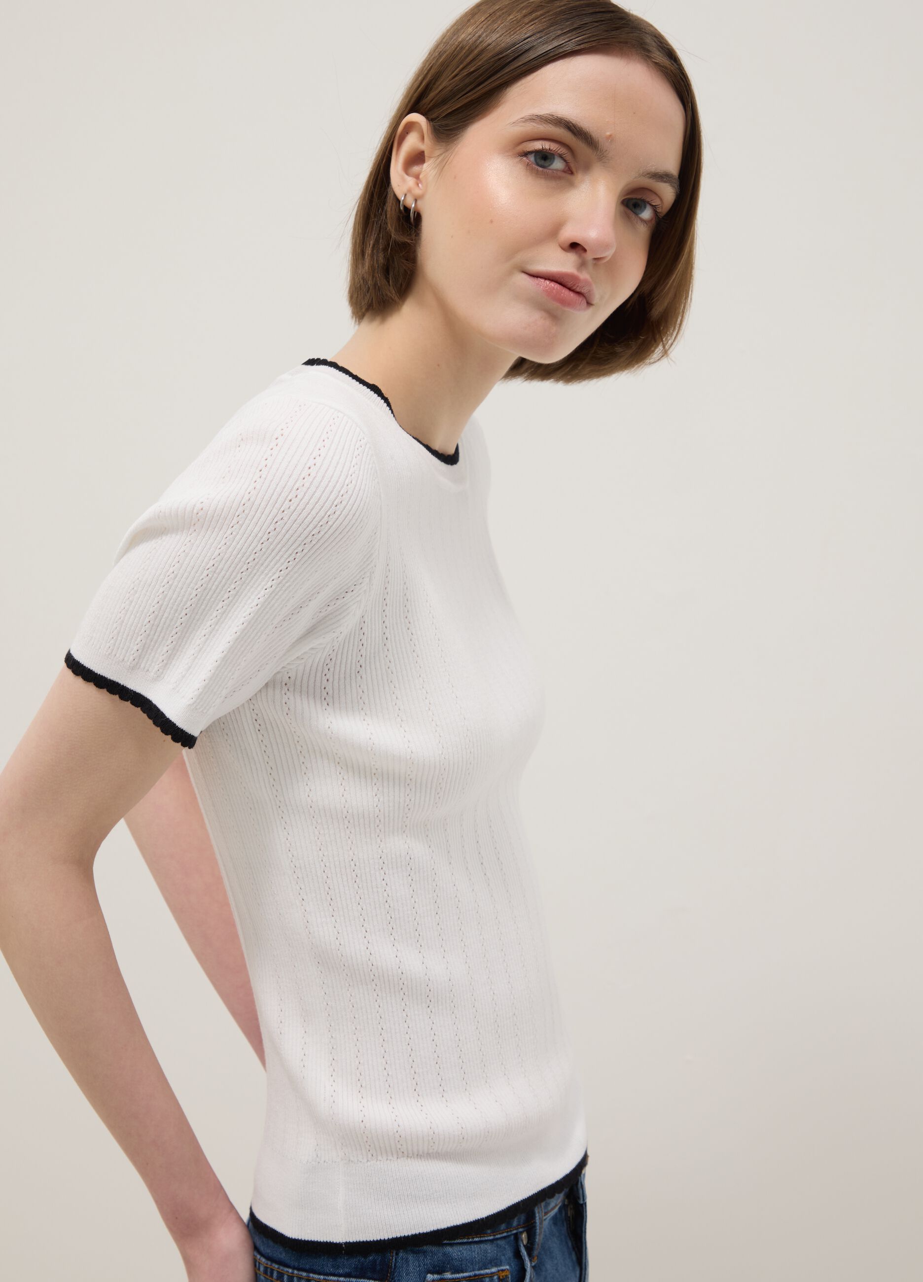 White viscose blend t-shirt regular fit with perforated details
