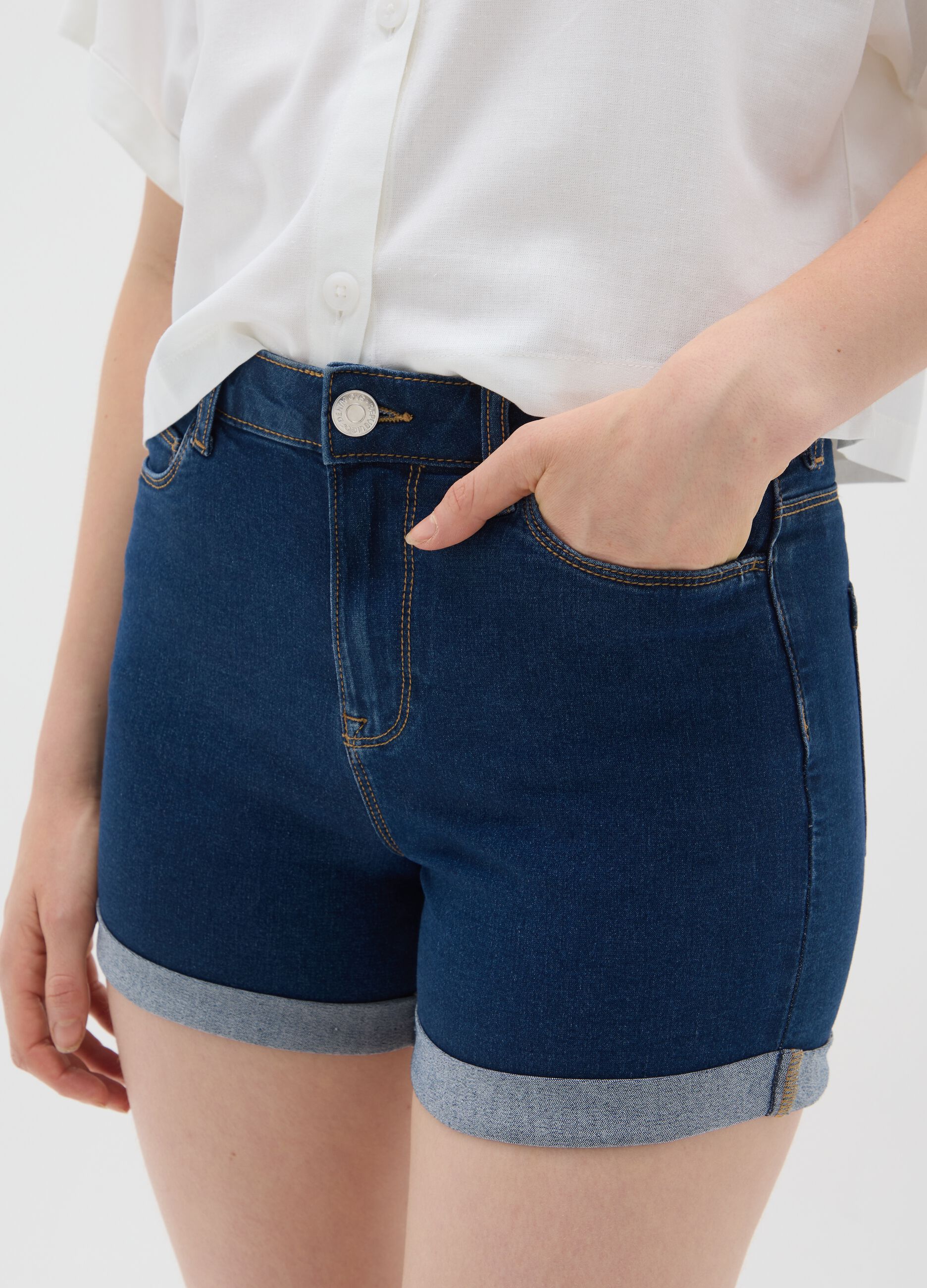 Women's blue denim shorts with regular fit