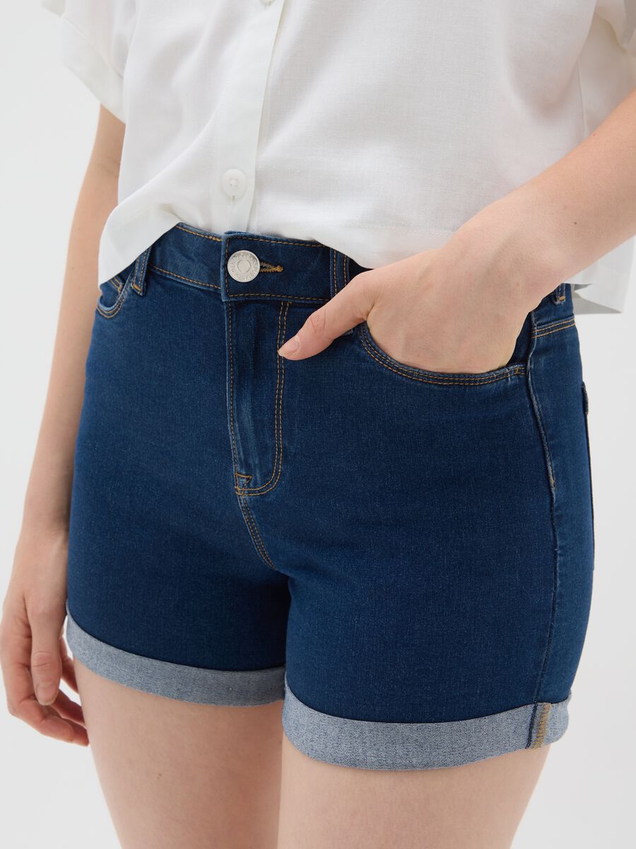 Shorts da donna in denim blu regular fit_3