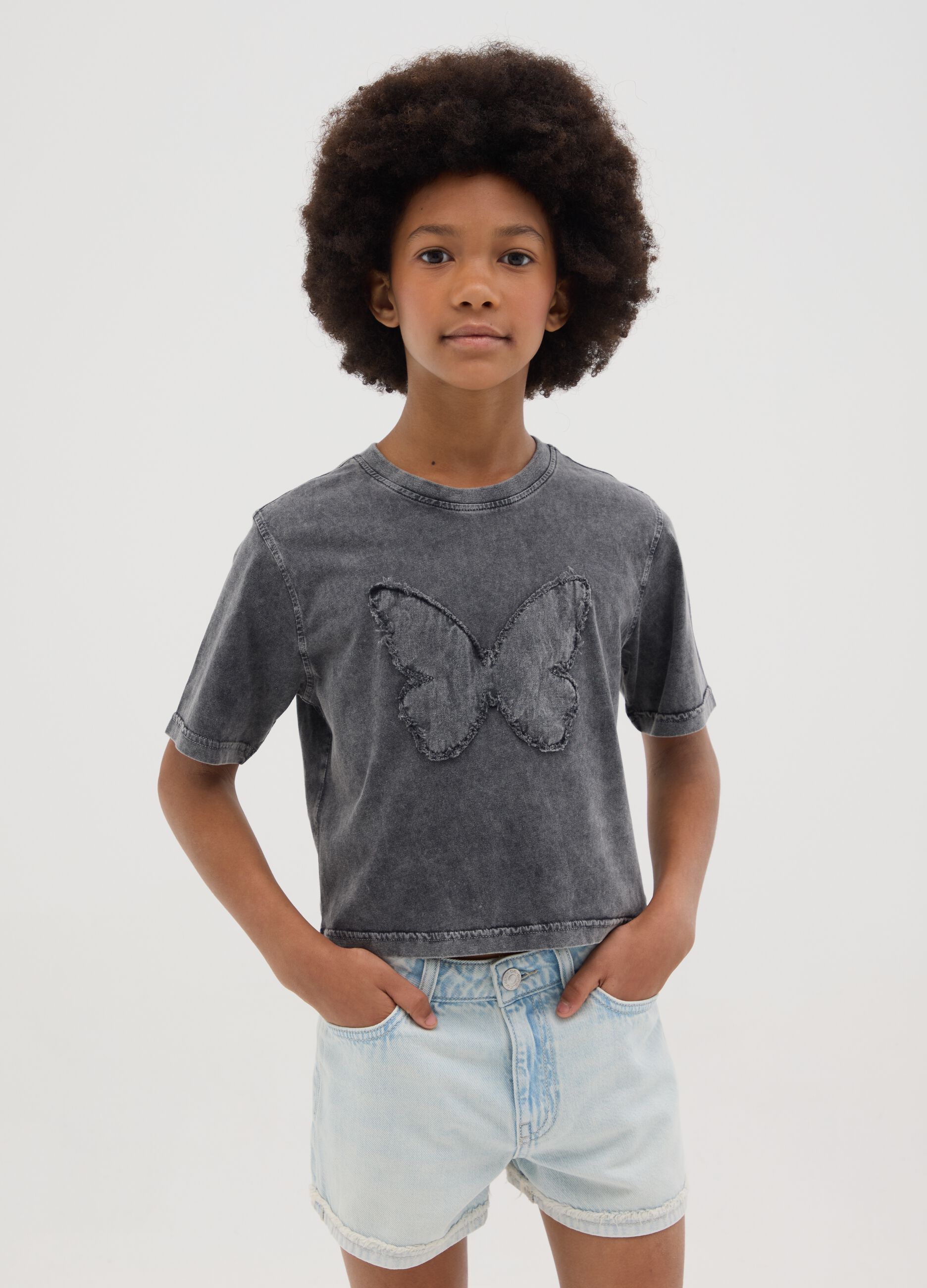 T-shirt da ragazza in puro cotone grigia boxy fit