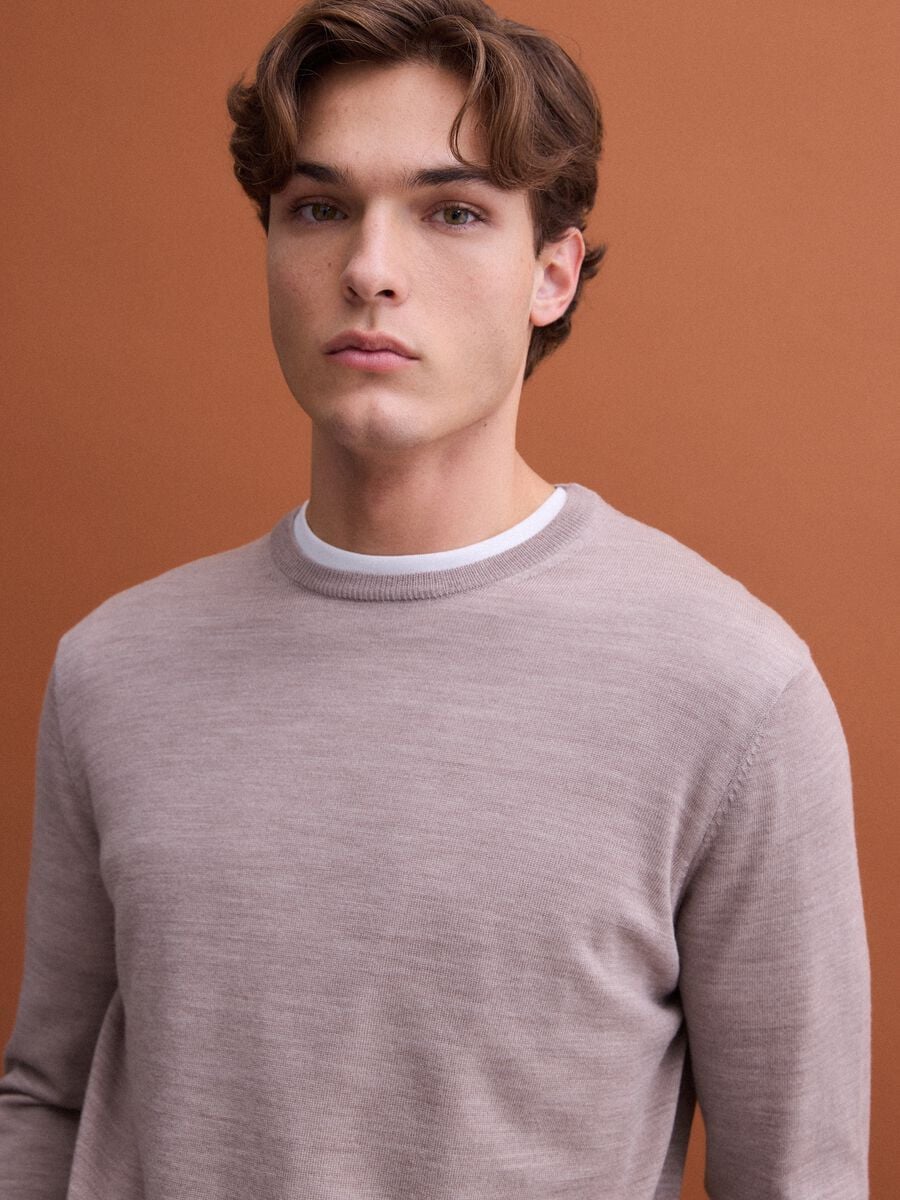 Maglia beige girocollo in pura lana merino regular fit_1