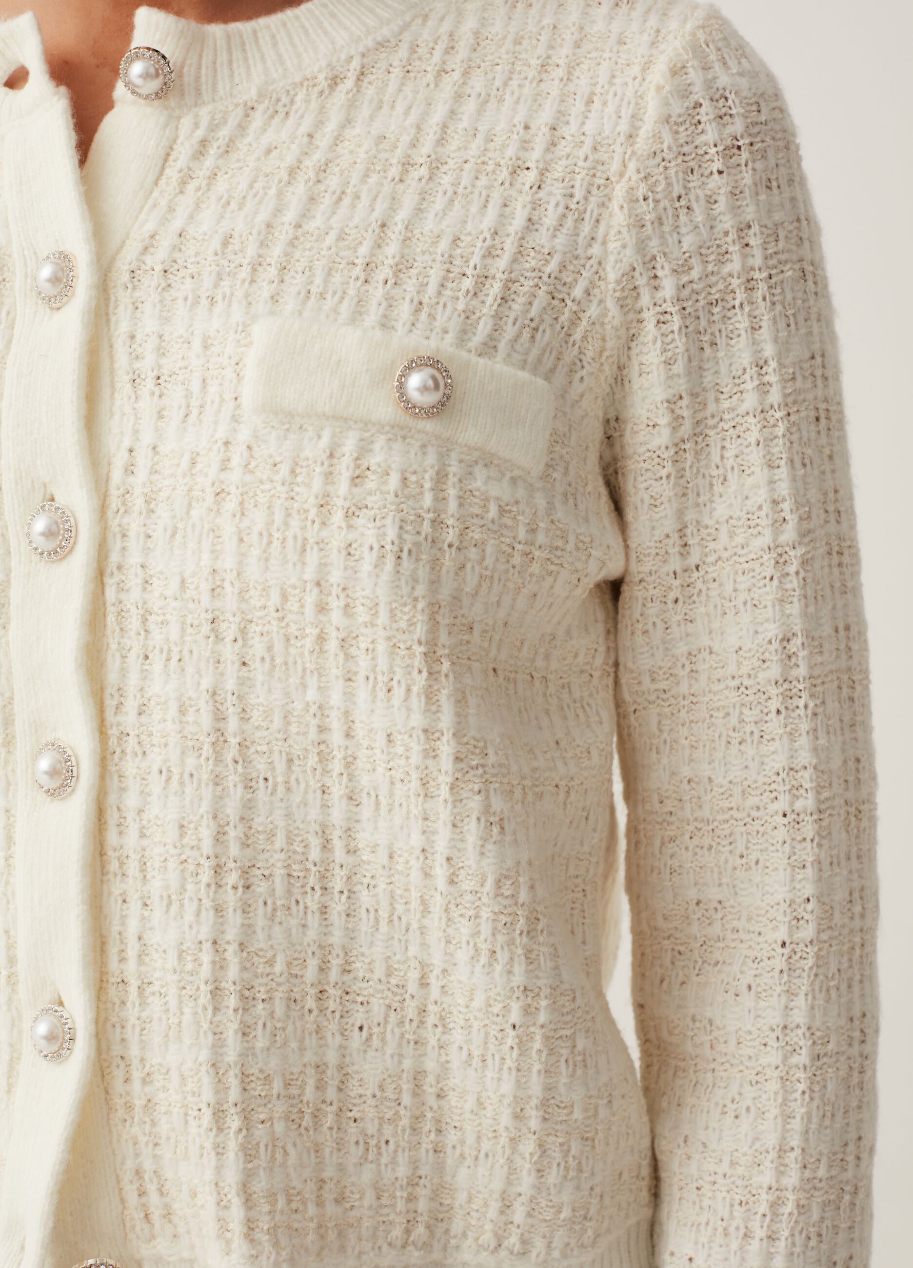 Cardigan lavorato con bottoni gioiello_3