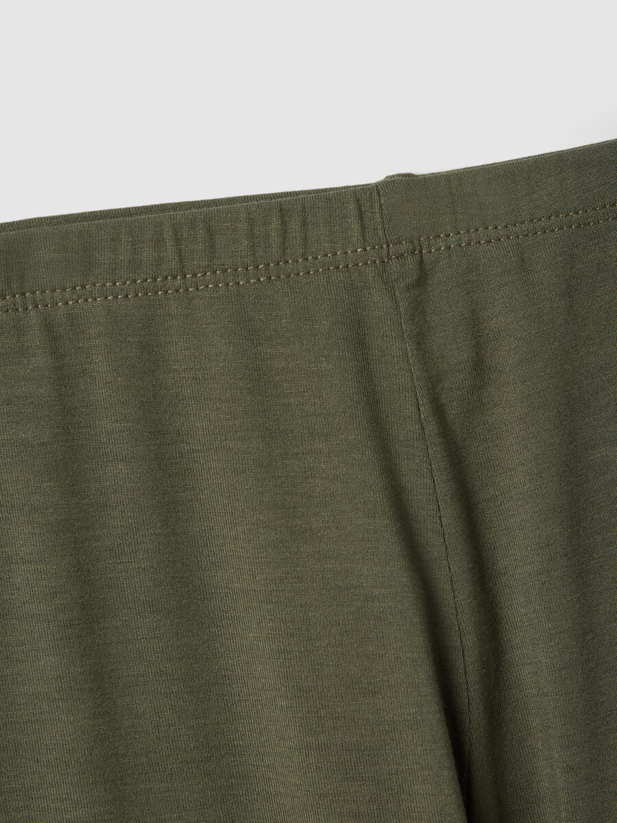 Green viscose maternity leggings with a slim fit_1