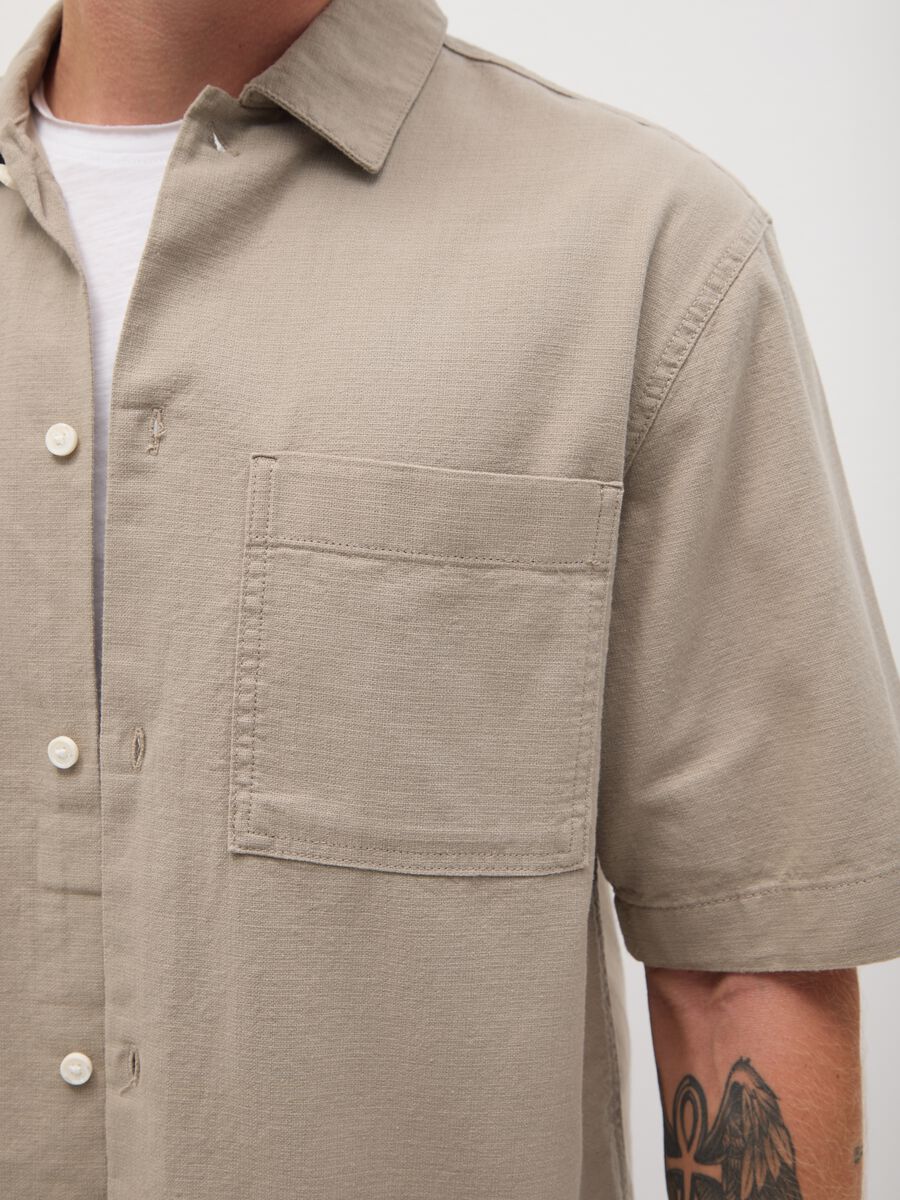 Short-sleeved green shirt in cotton_2