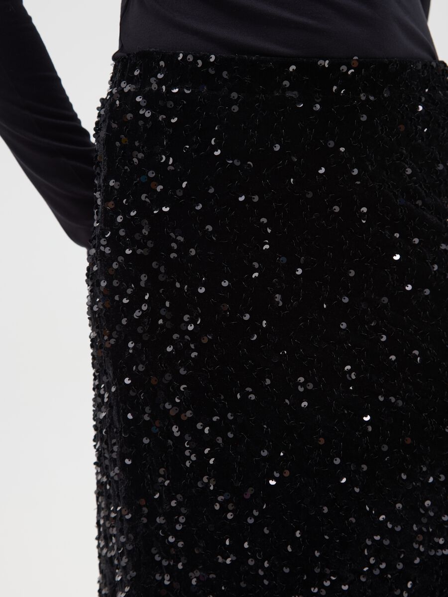 Black long skirt regular fit with sequins_3