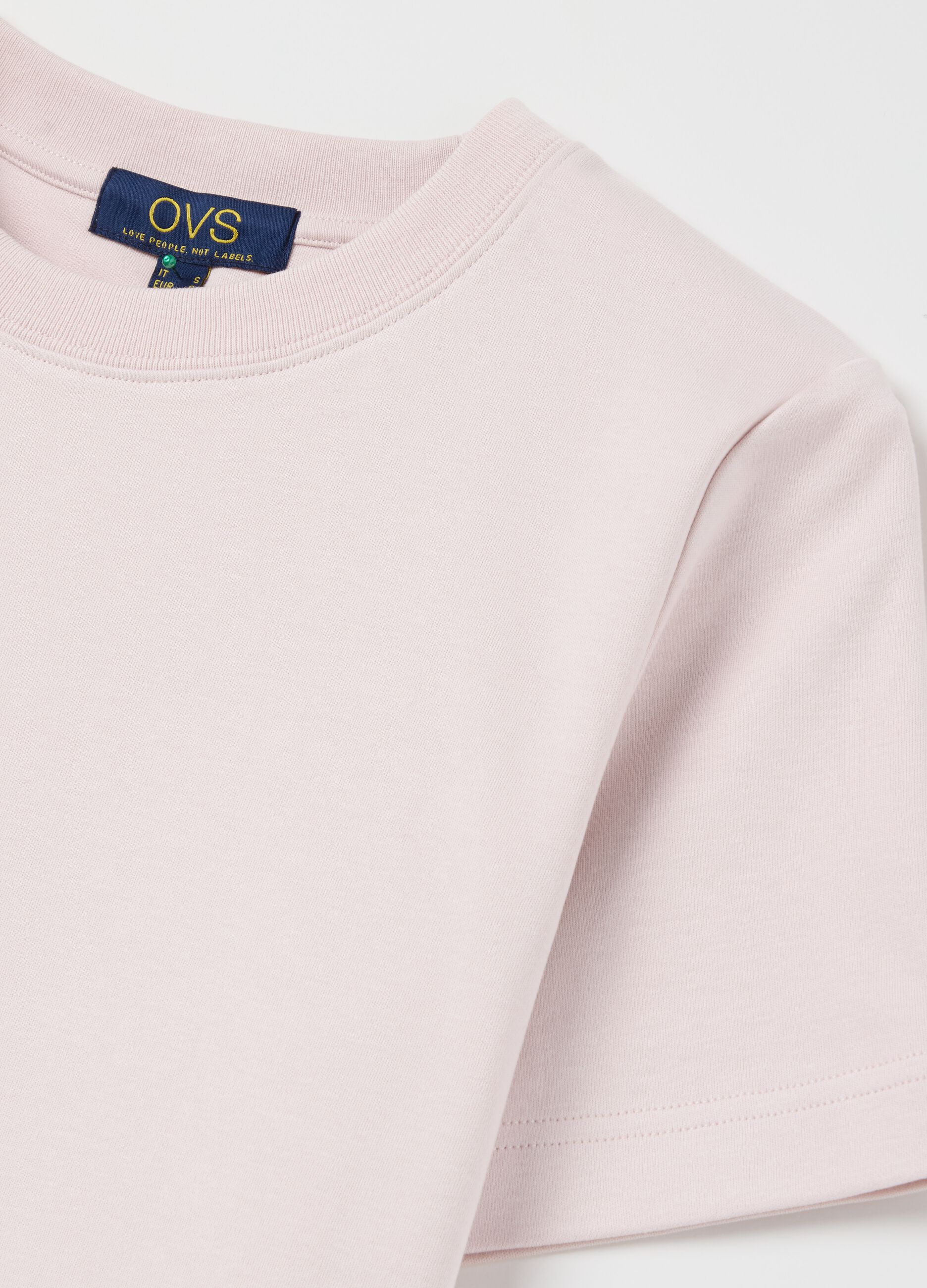 Solid colour T-shirt with round neck