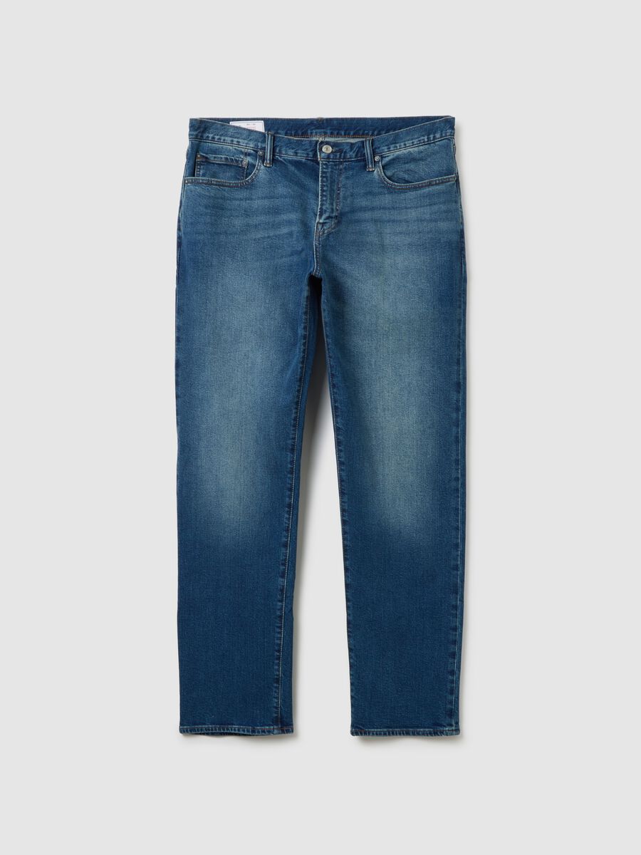 Straight-fit jeans with mid-rise waist_4
