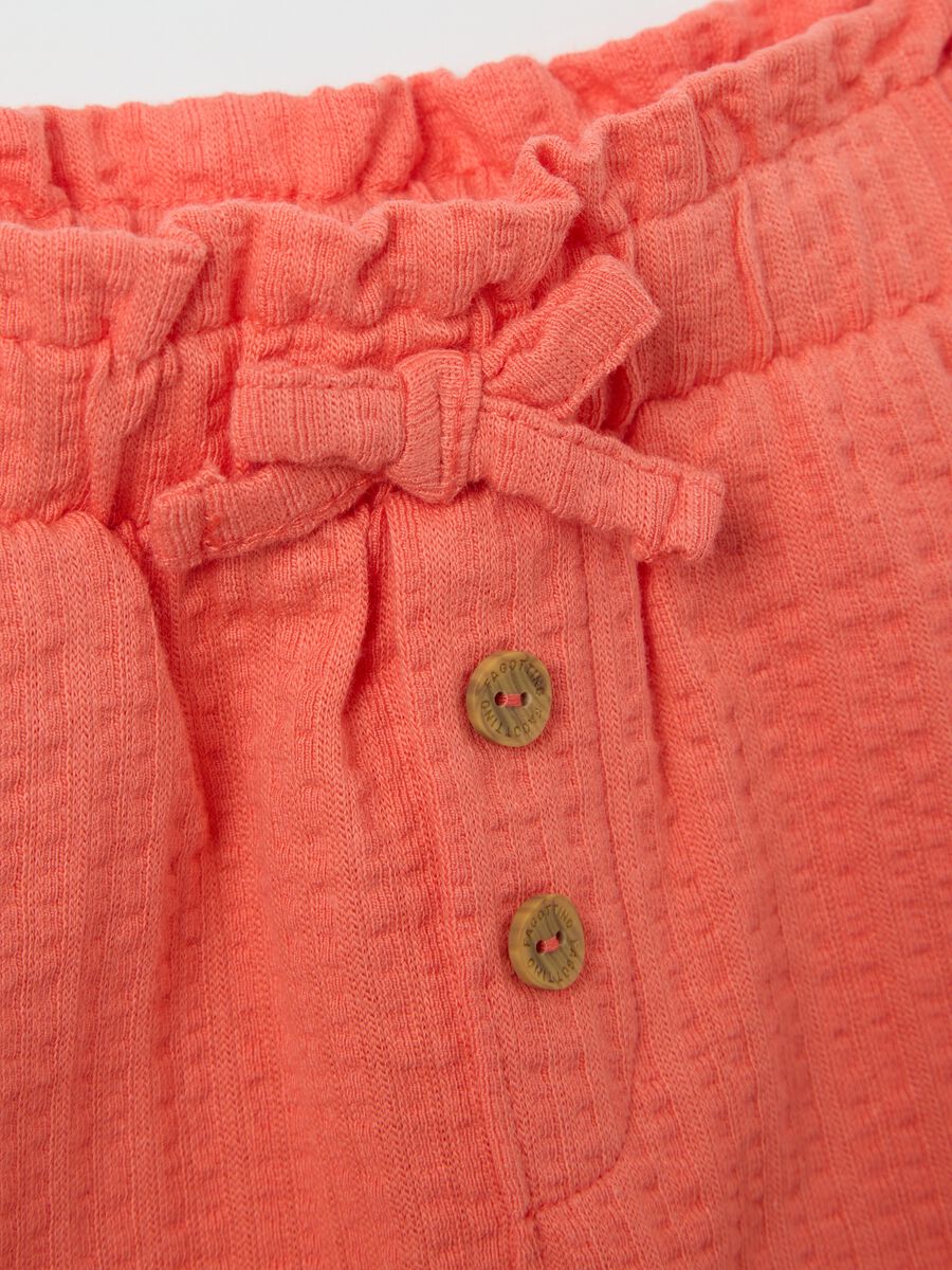 Girls’ shorts in 100% orange cotton with regular fit_3