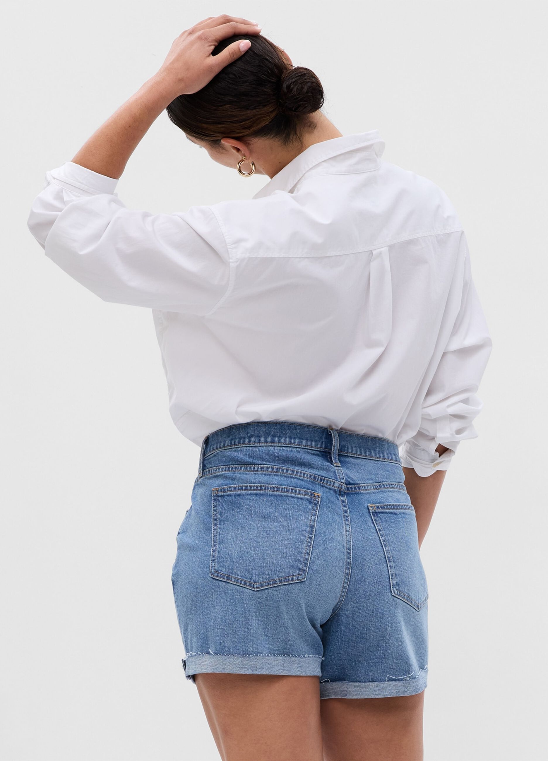 Shorts girlfriend in denim con orlo a vivo_3