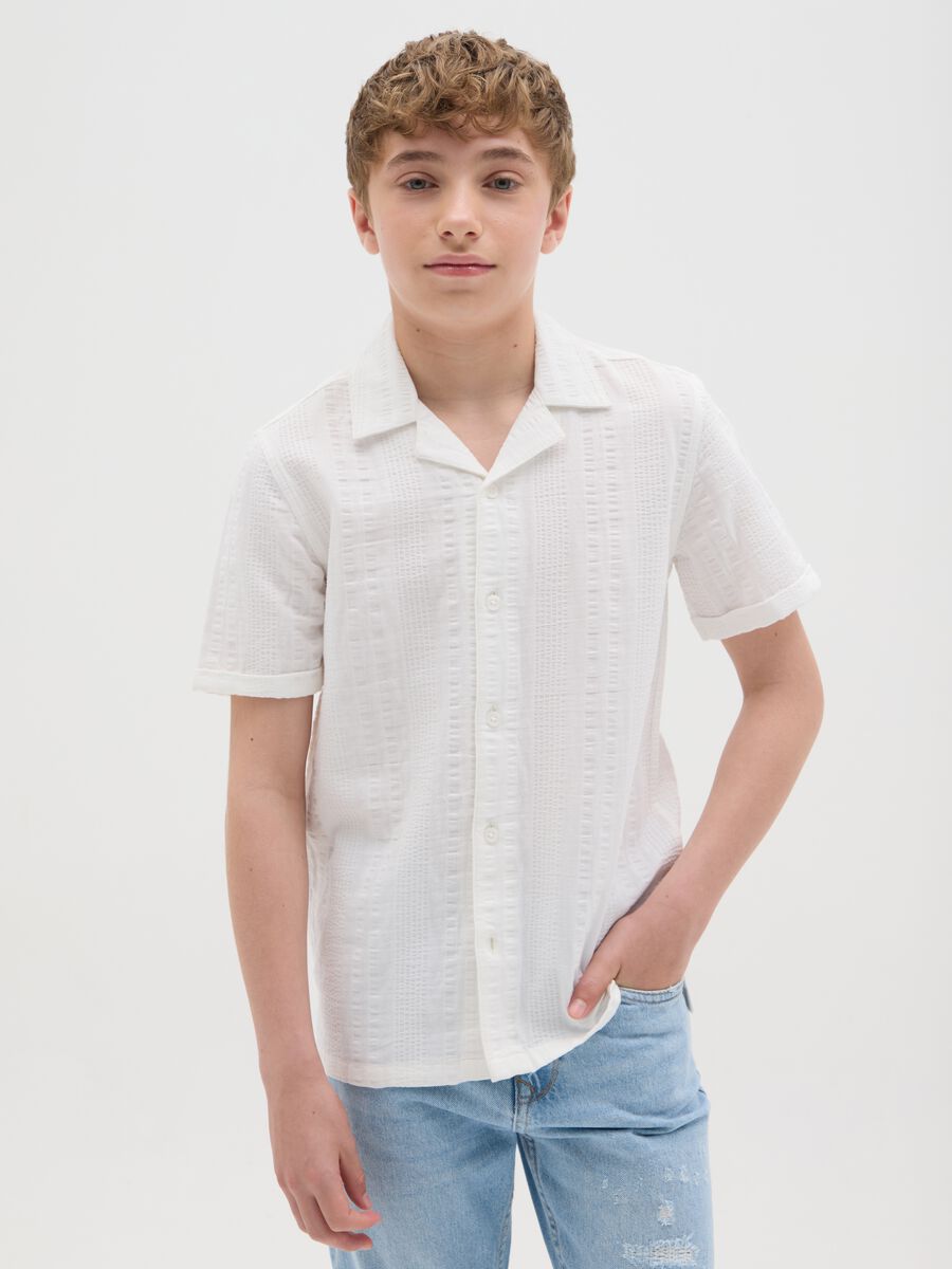 White bowling shirt with short sleeves_0