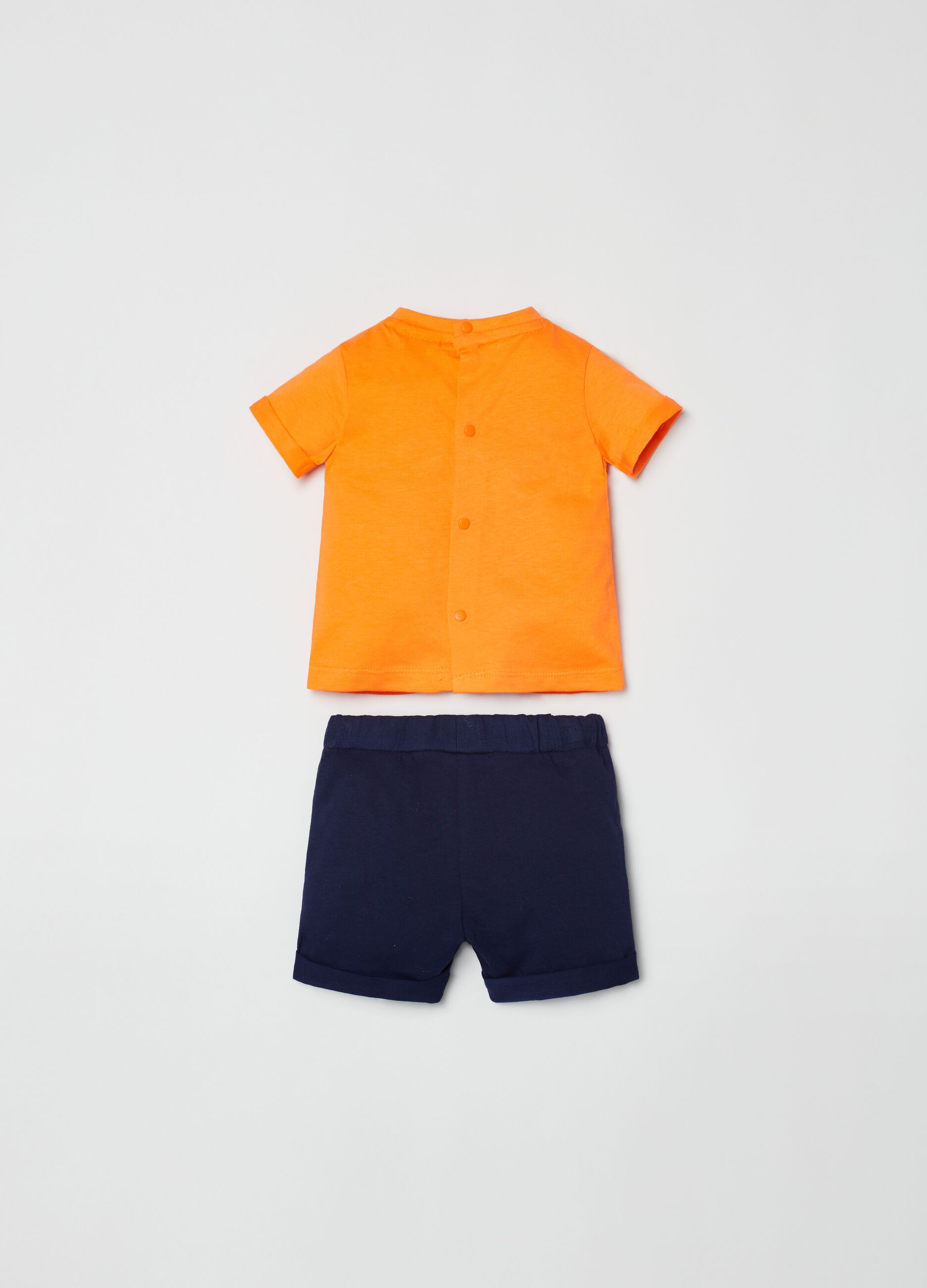 Set t-shirt con ricamo e shorts_1