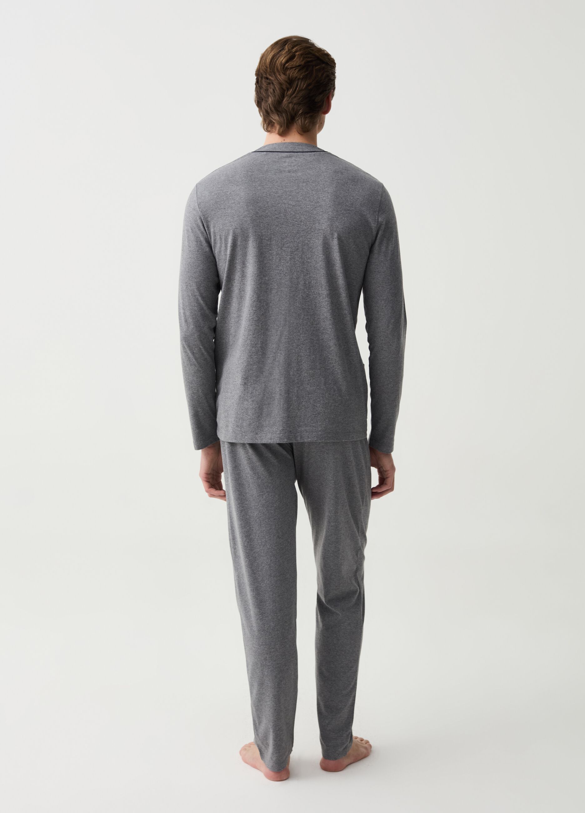 Long pyjamas with contrasting piping