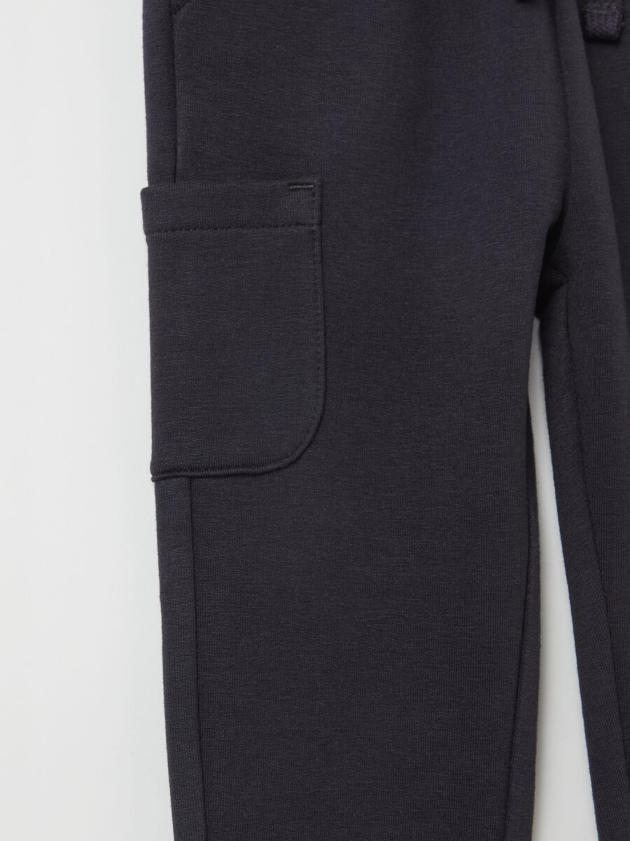 Fleece joggers with pockets and drawstring_3