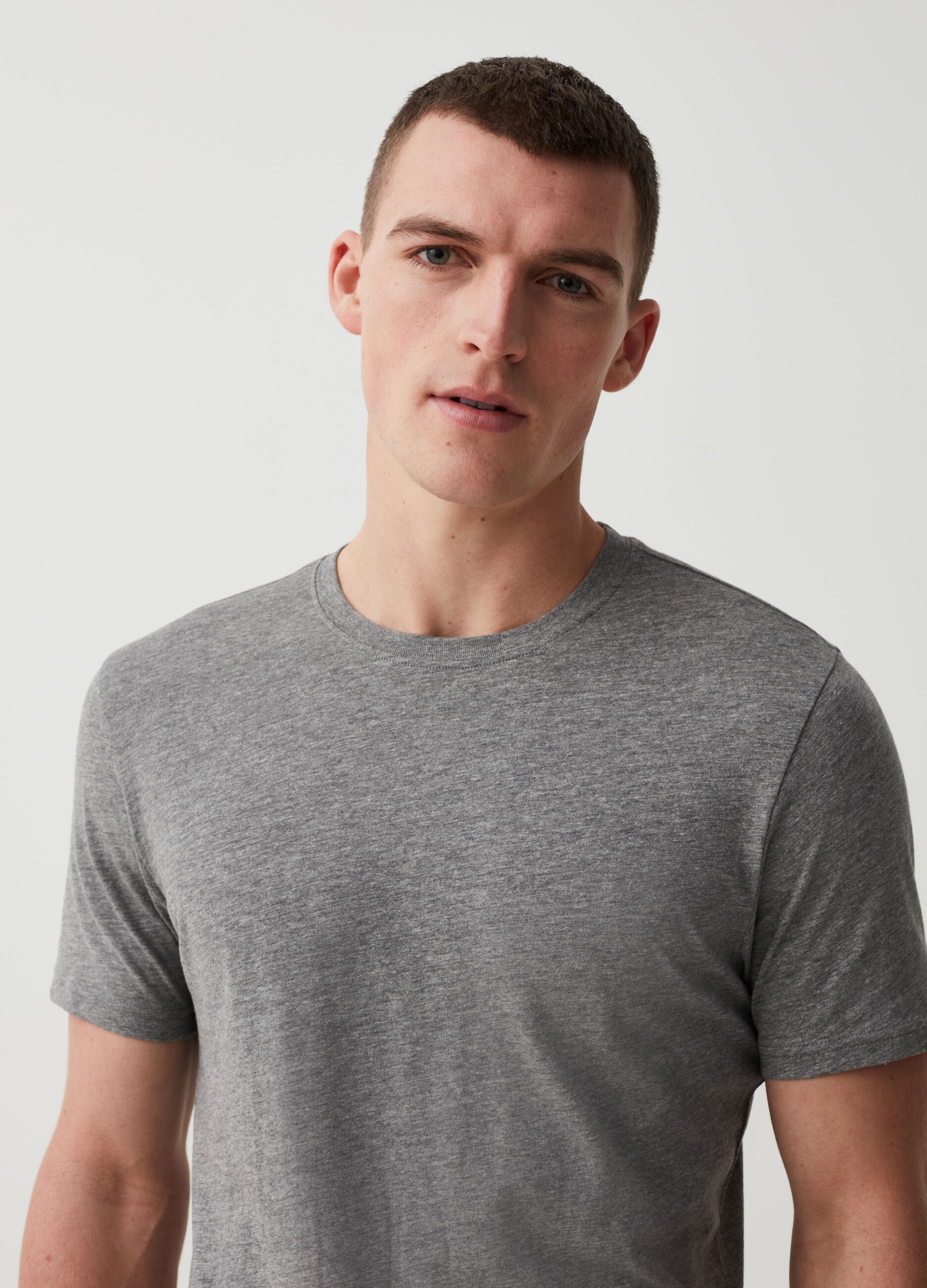 Three-pack undershirts with round neck