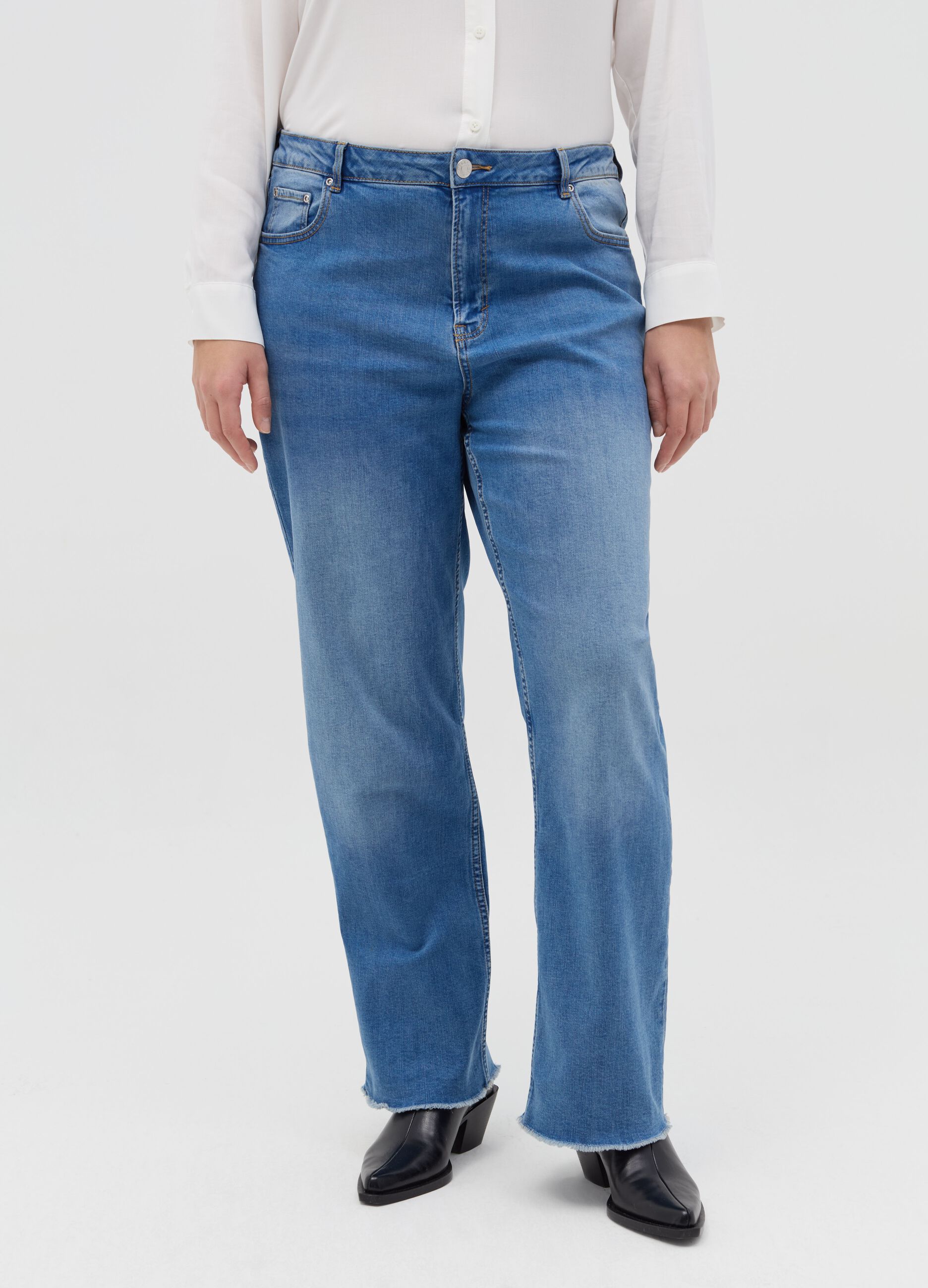 Relaxed-fit frayed jeans