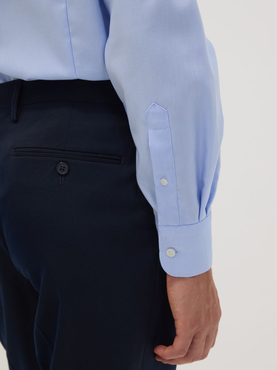 Camicia azzurra slim fit in puro cotone con colletto francese no iron_2