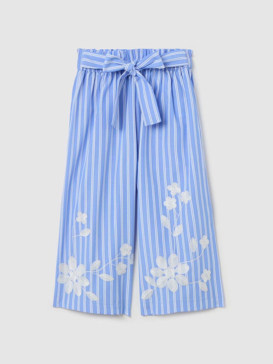 Culotte trousers with white and light blue stripes and flowers_0