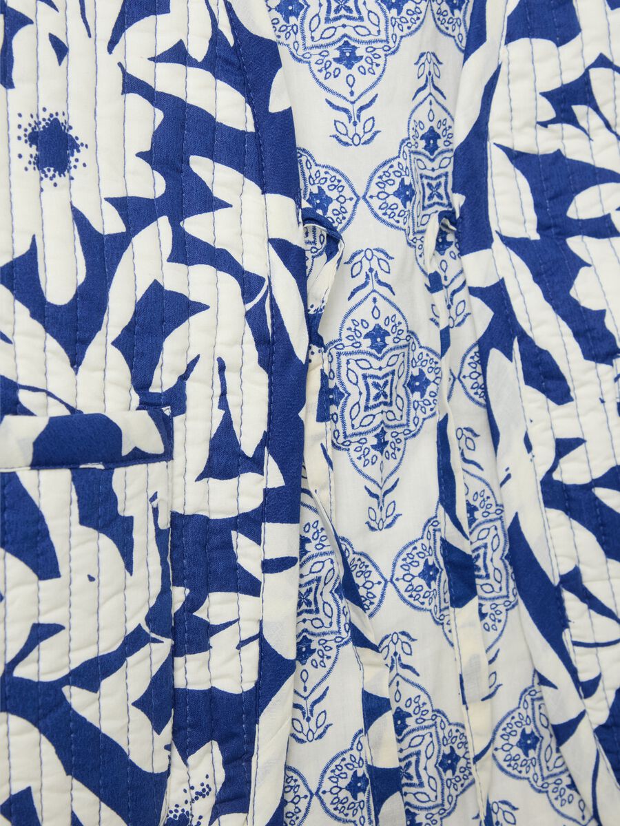 Blue and white floral patterned cotton gilet_5