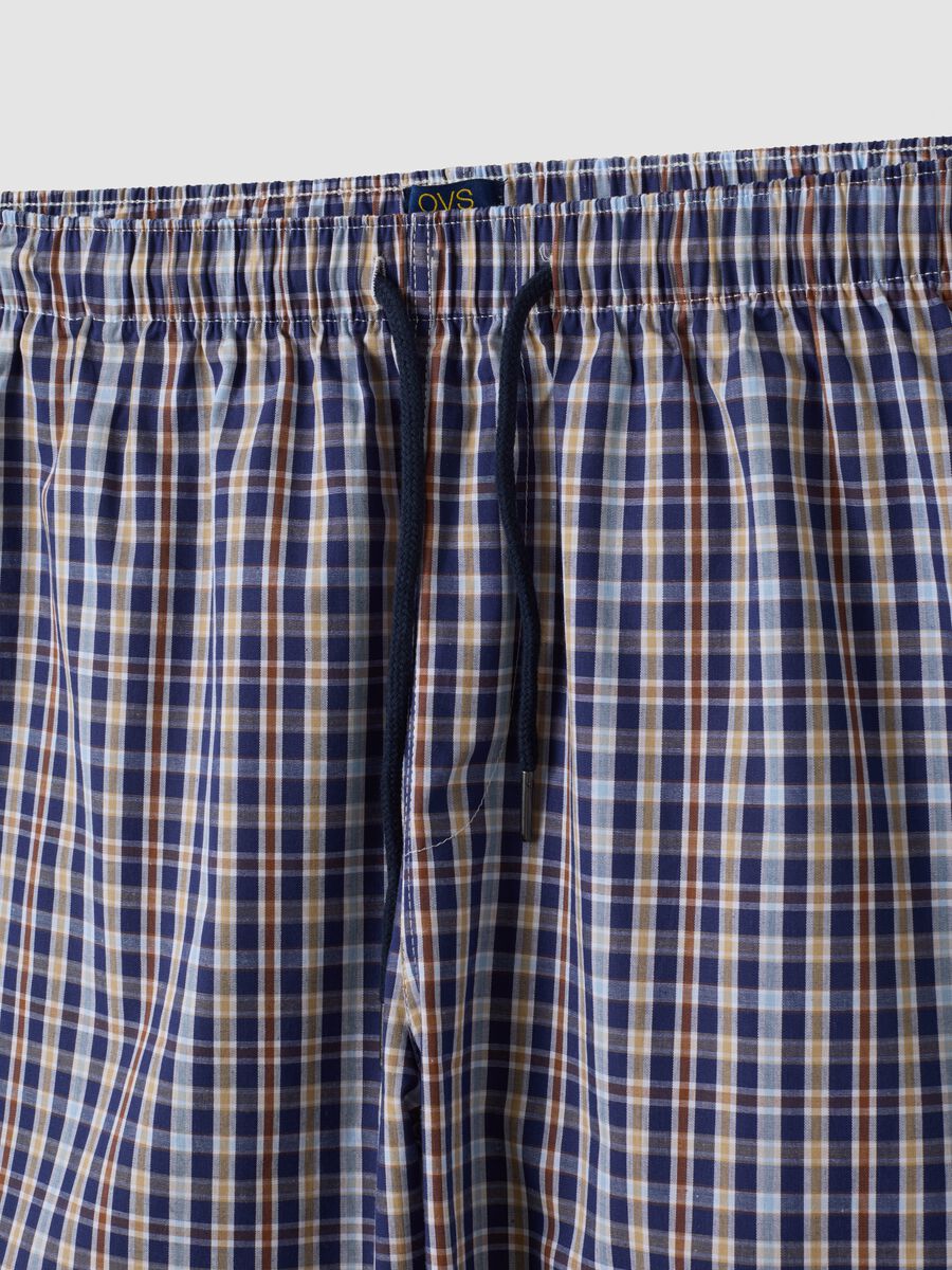 Pantaloncini pigiama blu in cotone organico a quadri_6