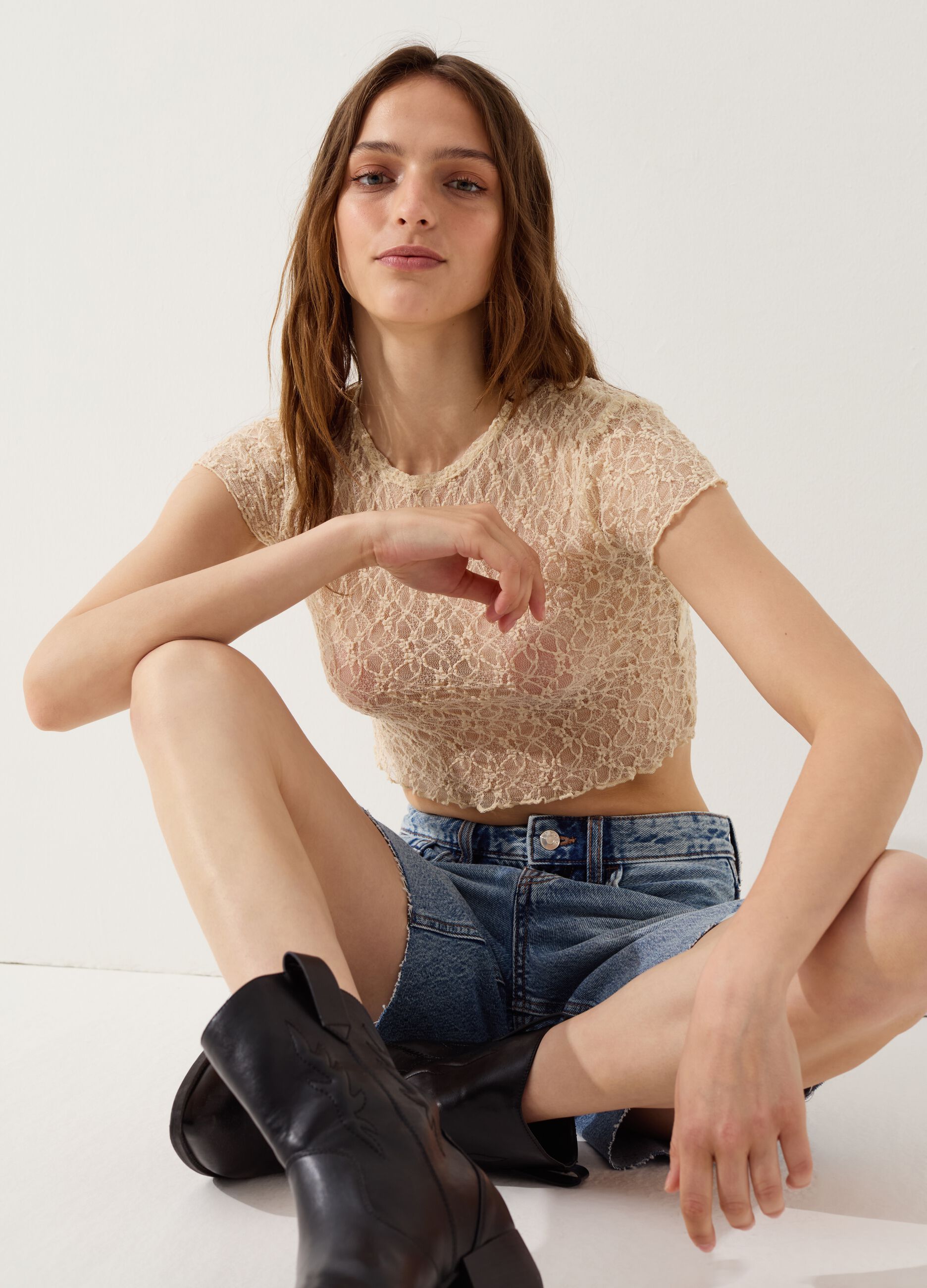 Semi-sheer crop T-shirt with wavy edging